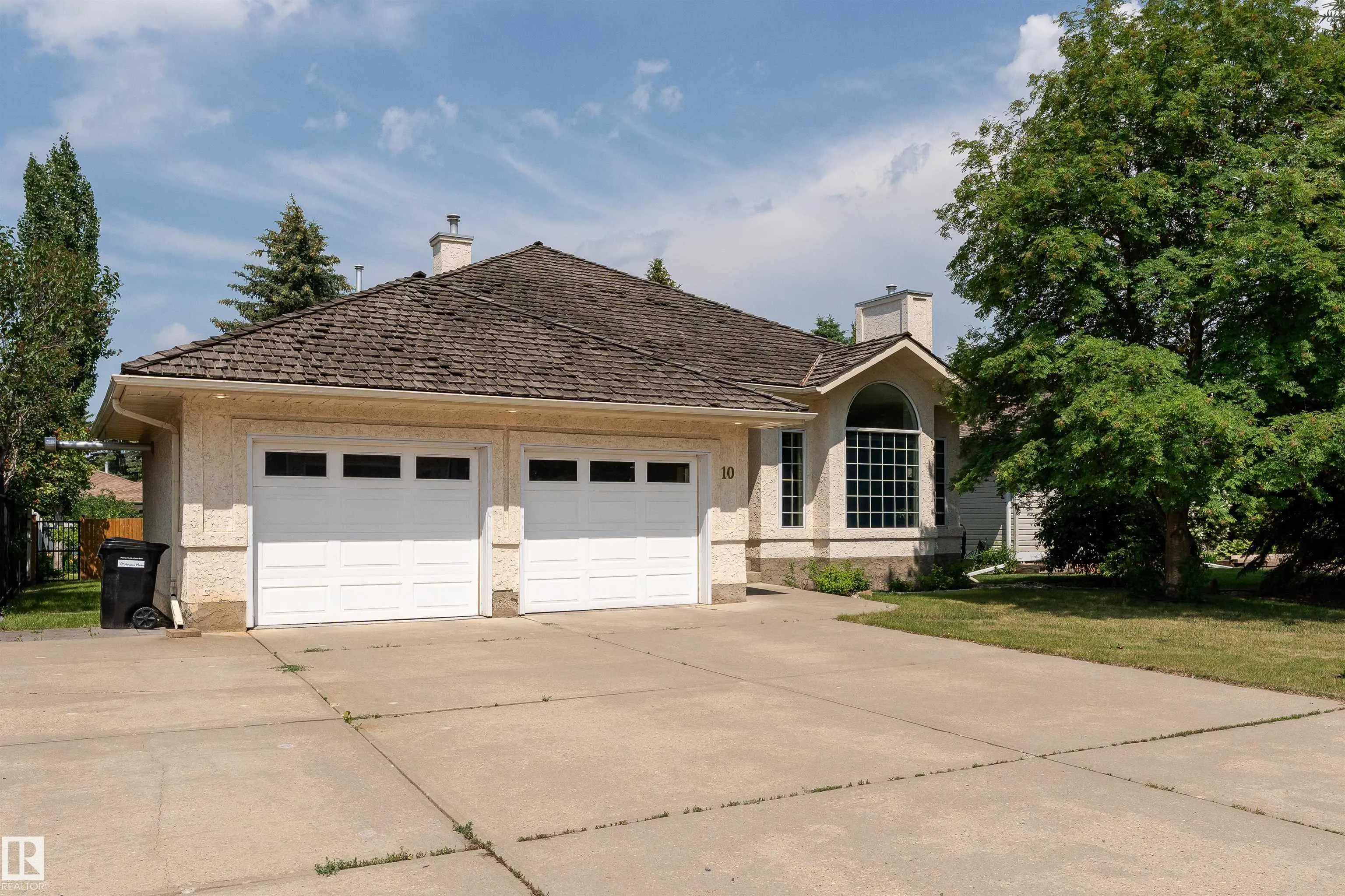 10 STONESHIRE Manor