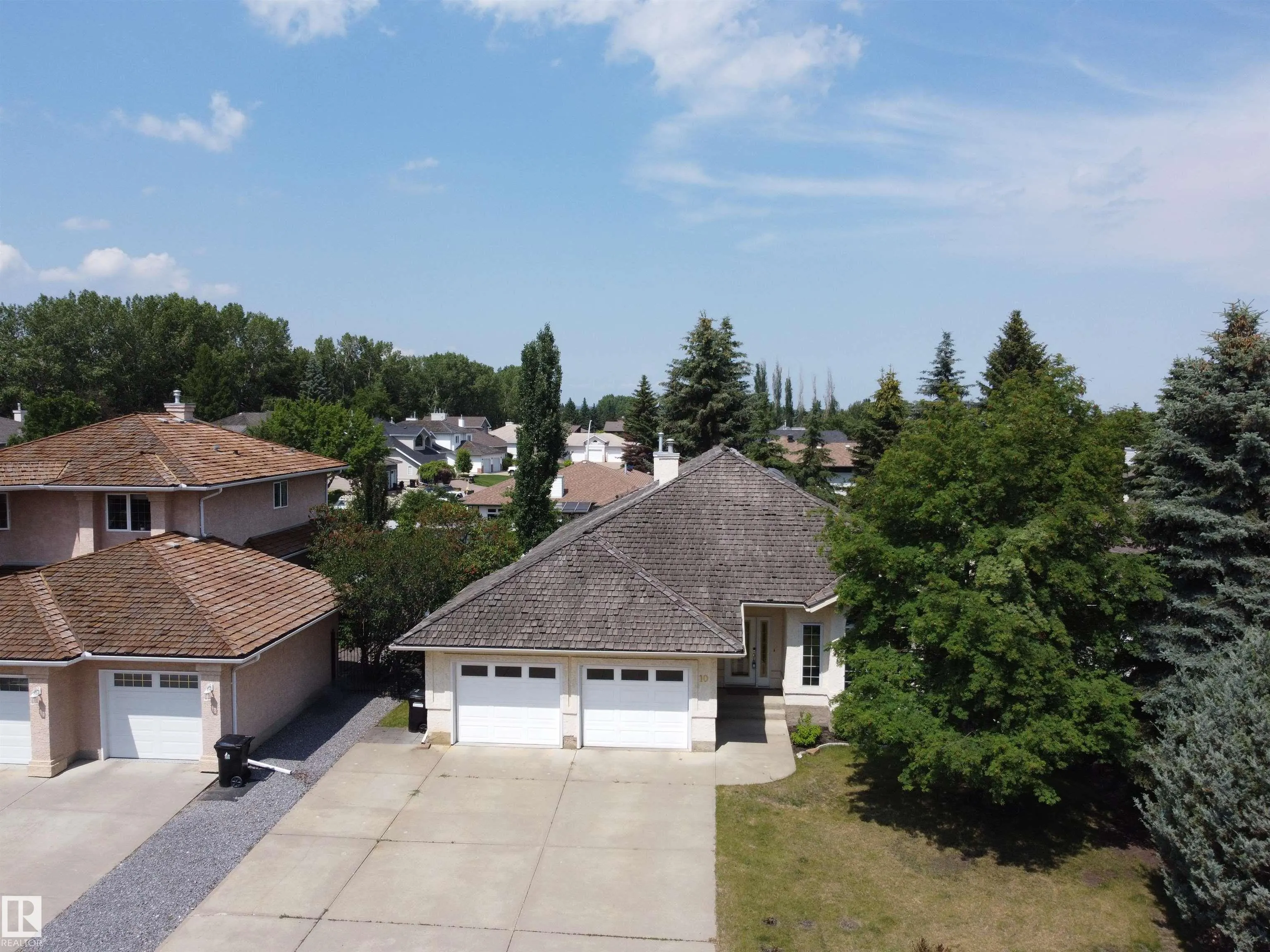 10 STONESHIRE Manor