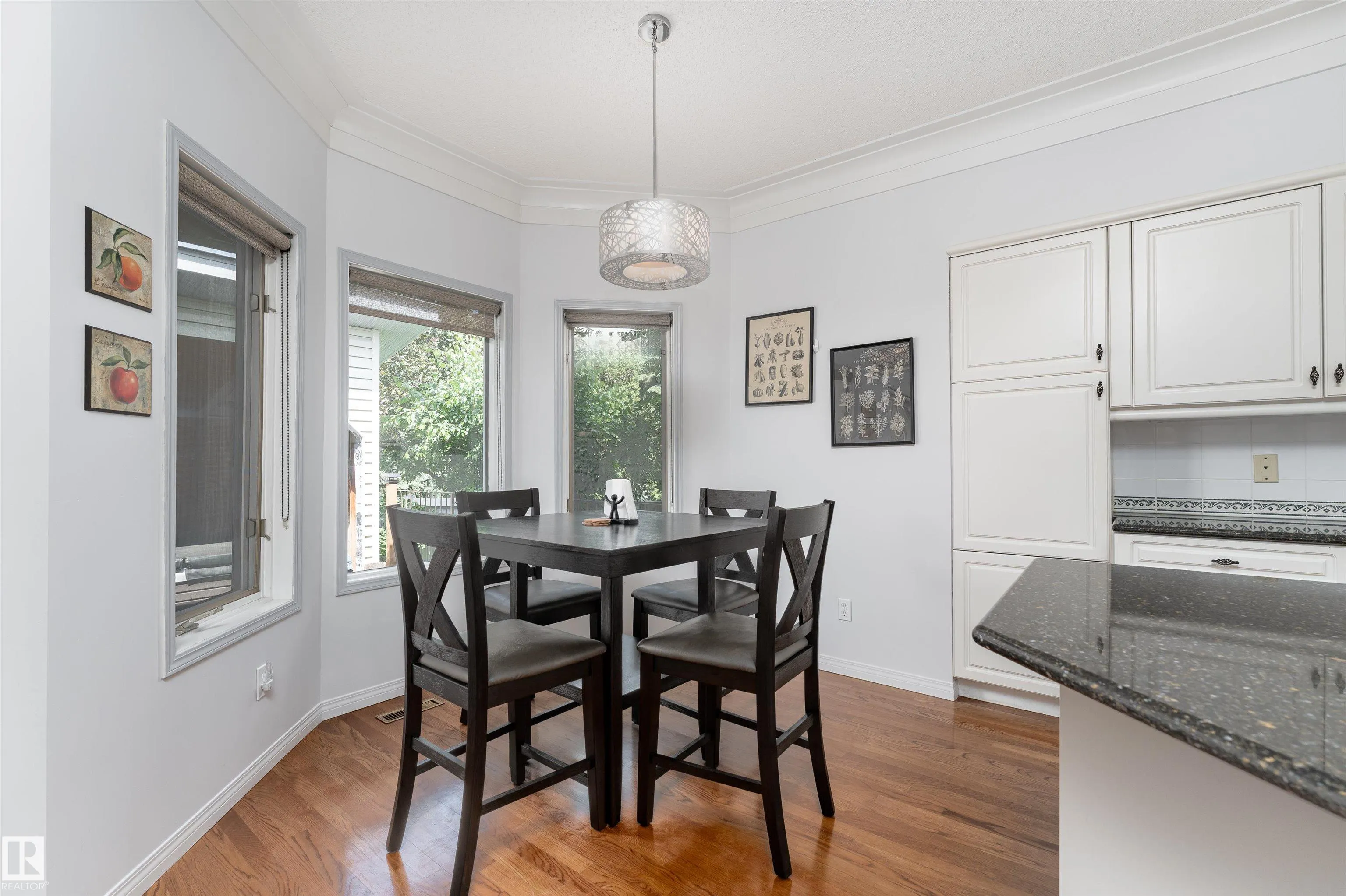 10 STONESHIRE Manor