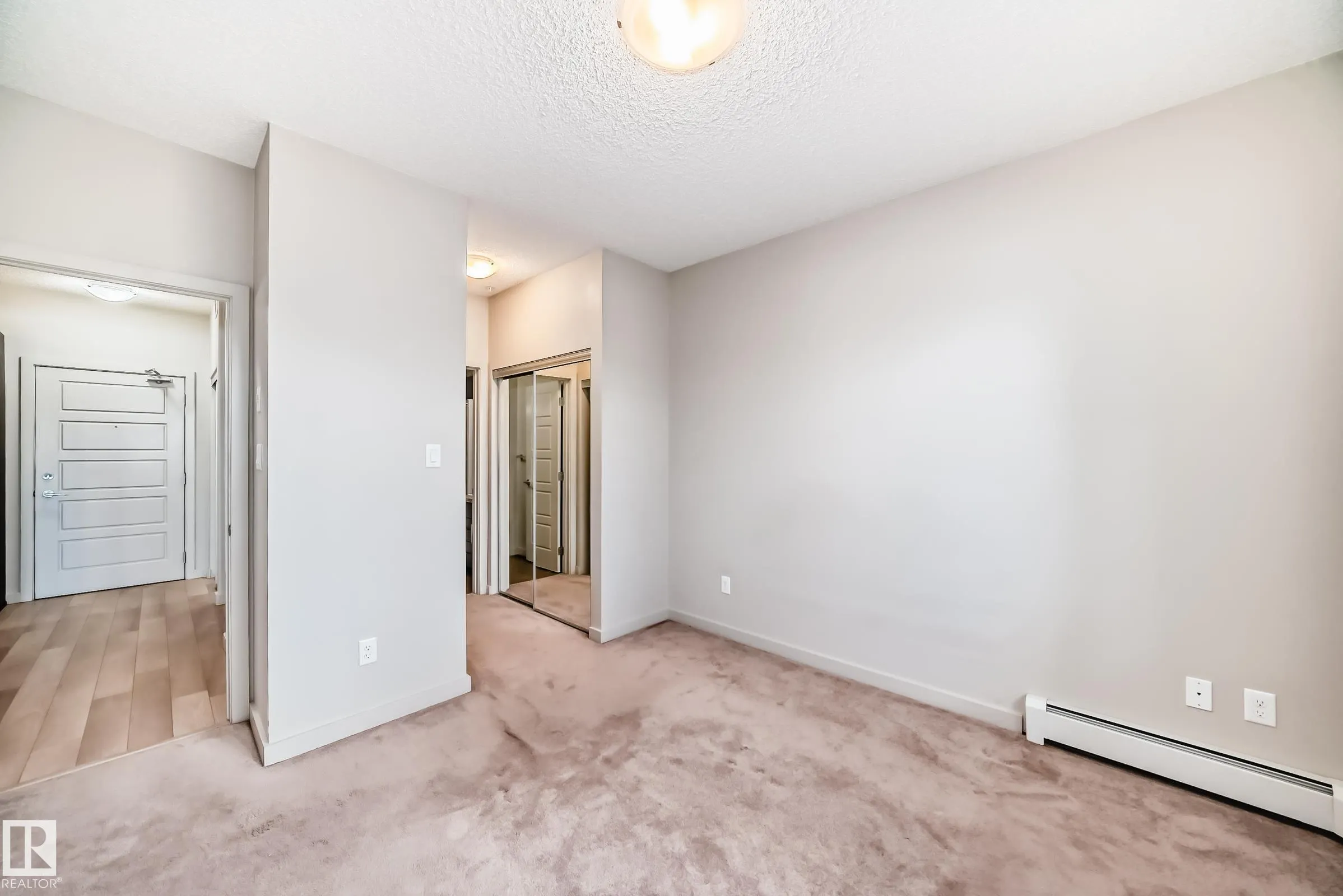 1004 ROSENTHAL Boulevard