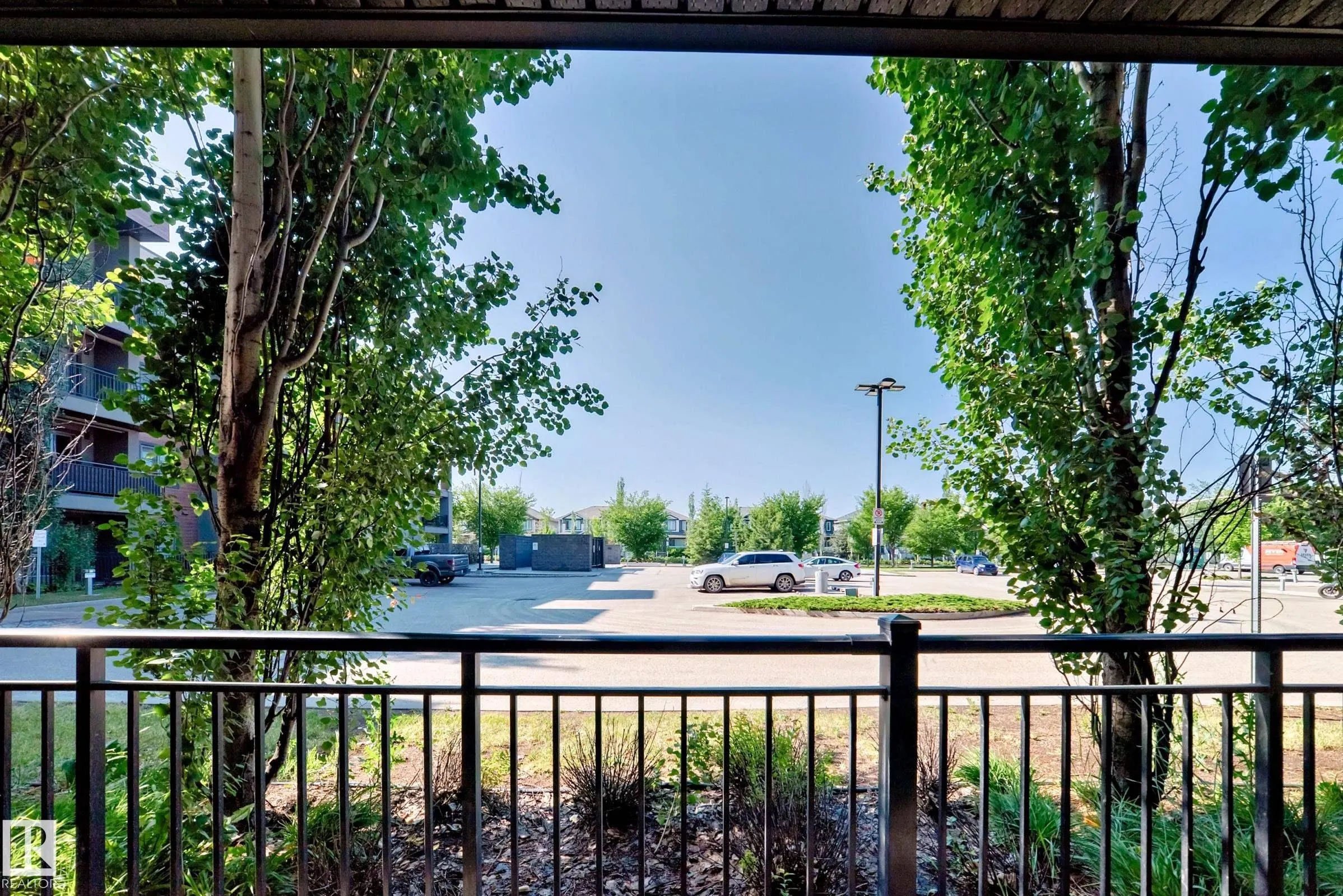 1004 ROSENTHAL Boulevard