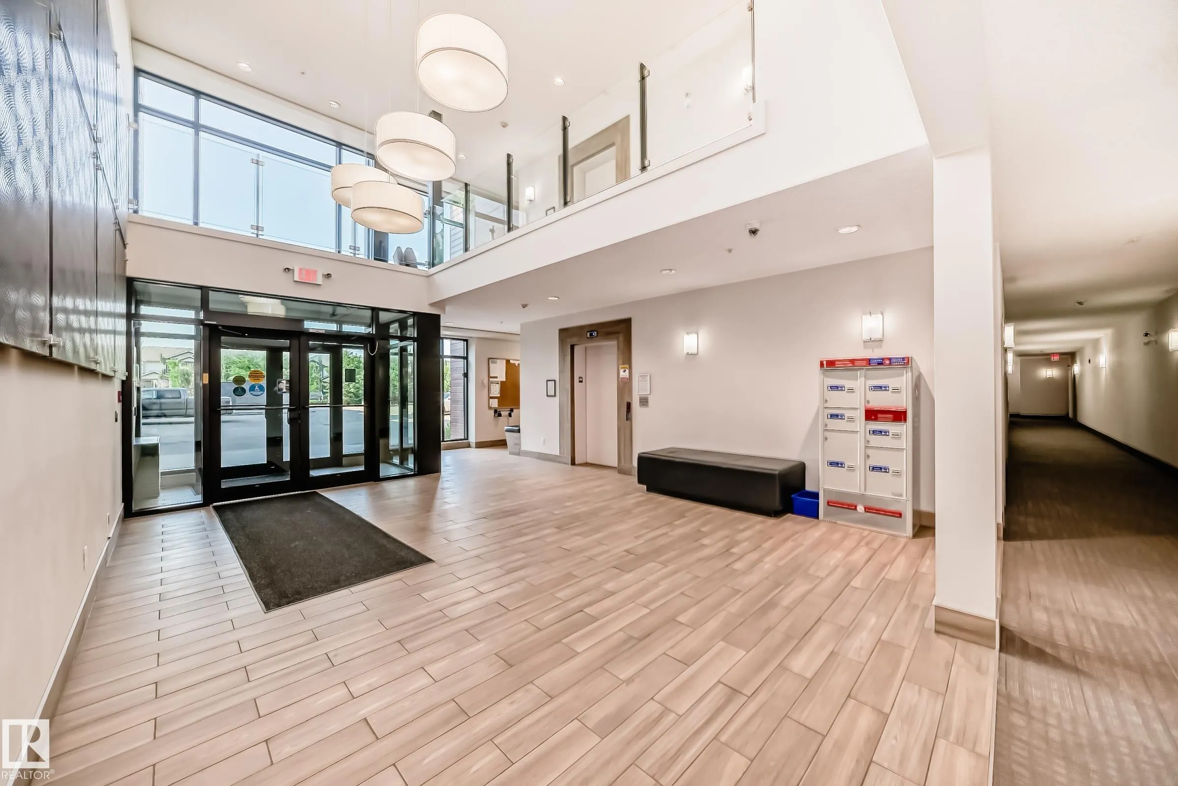 1004 ROSENTHAL Boulevard