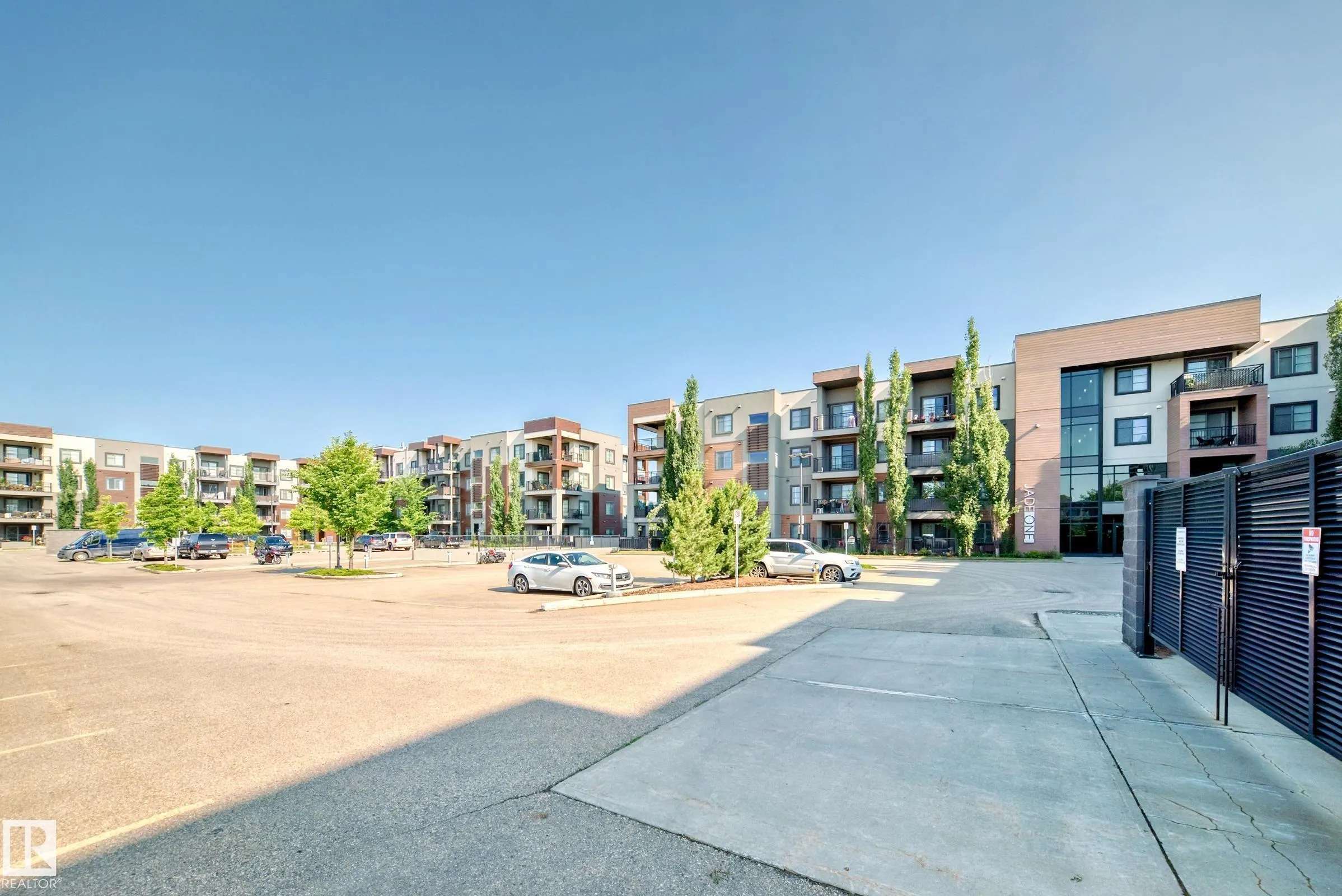 1004 ROSENTHAL Boulevard