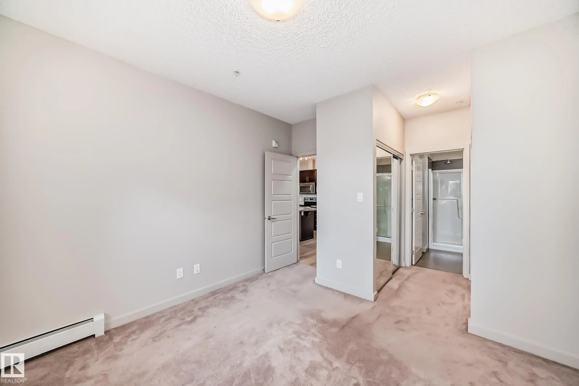 1004 ROSENTHAL Boulevard