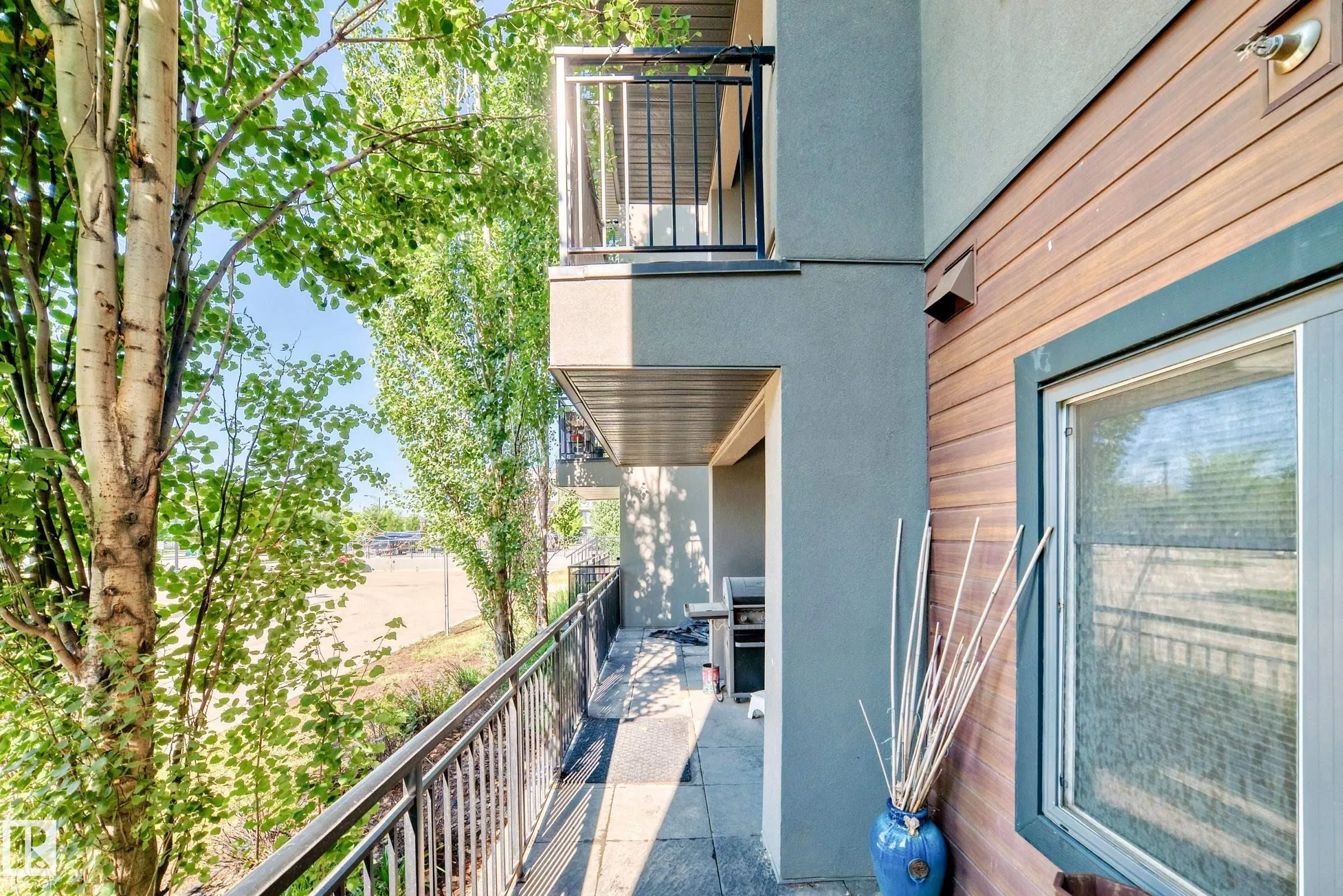 1004 ROSENTHAL Boulevard