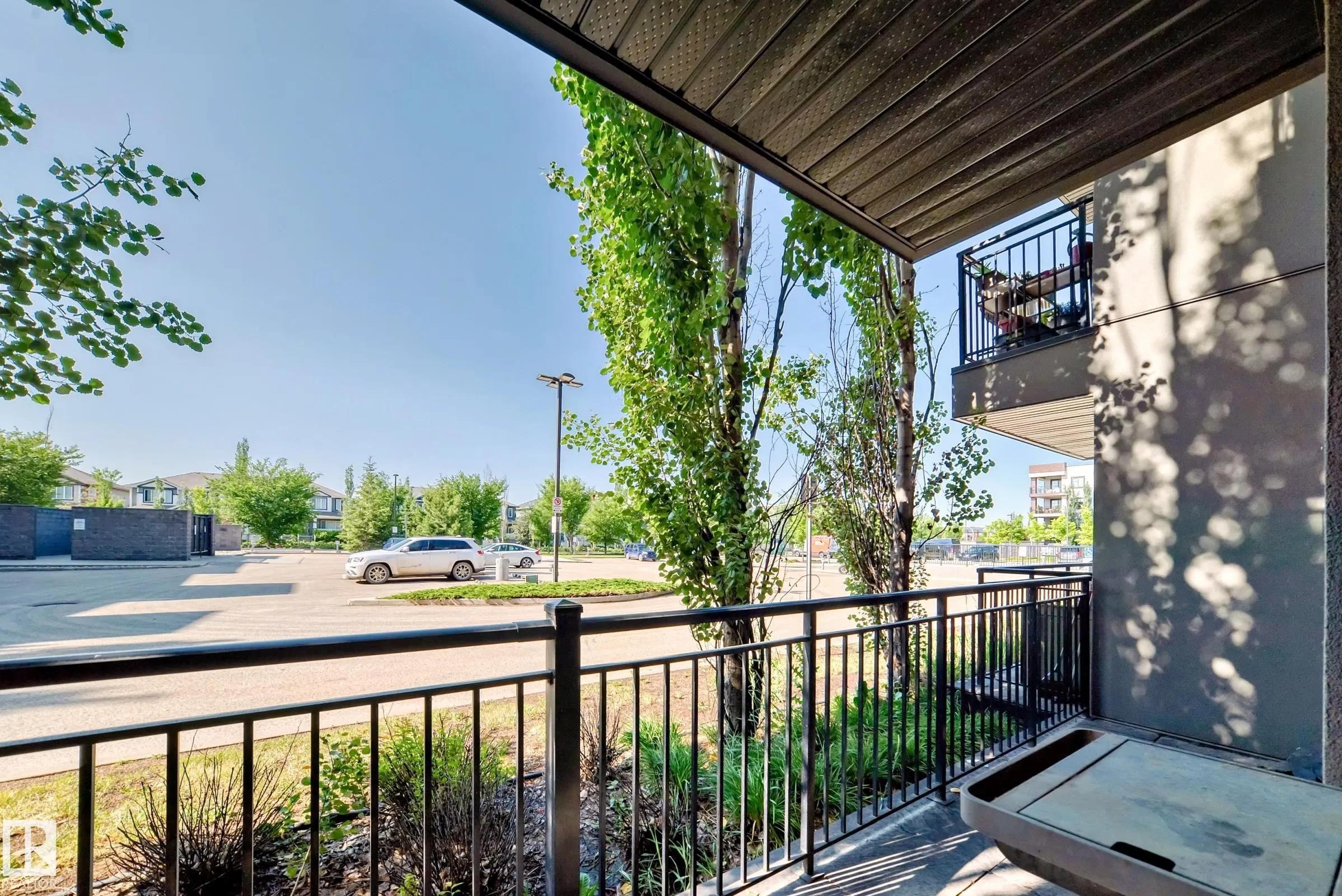 1004 ROSENTHAL Boulevard