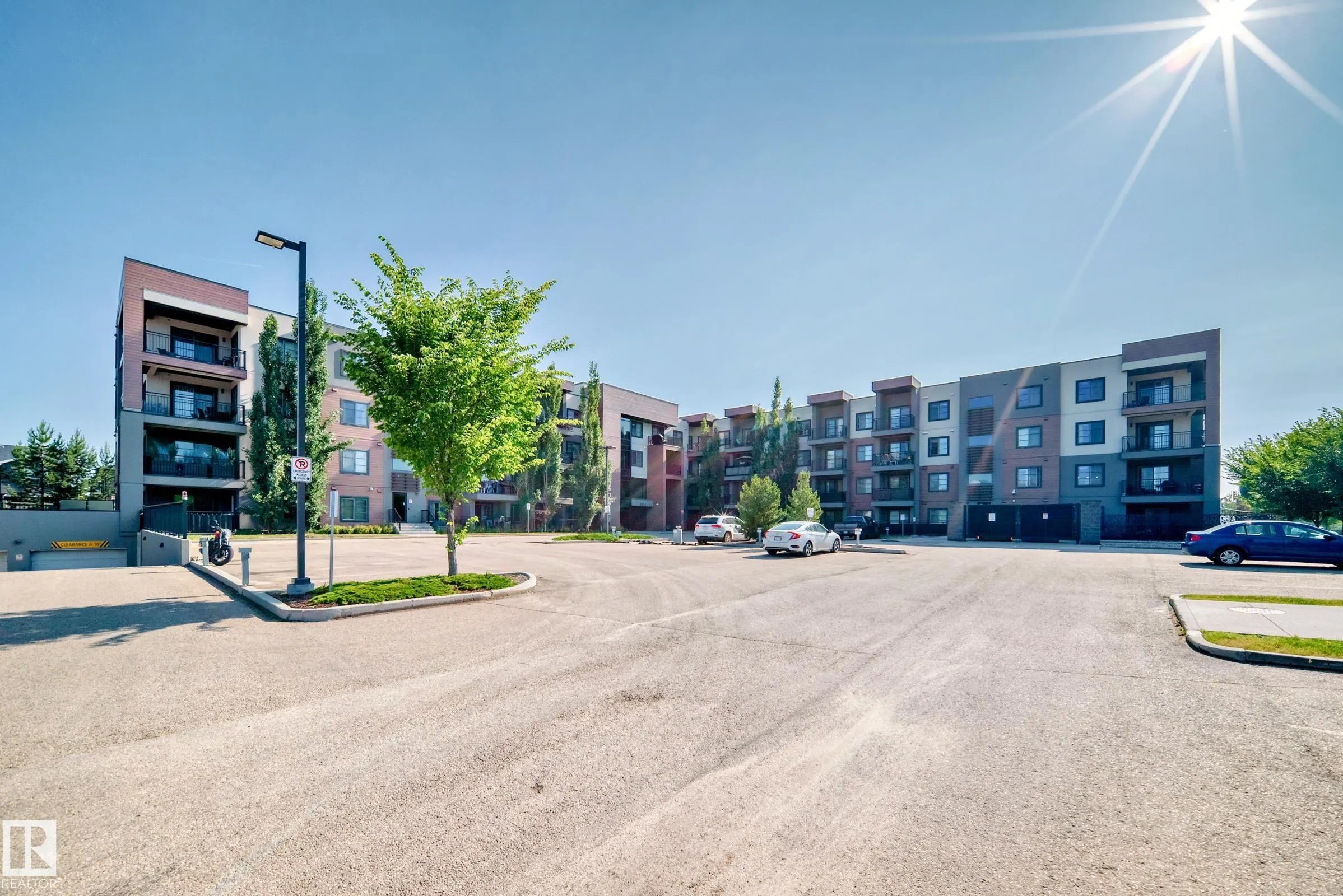 1004 ROSENTHAL Boulevard