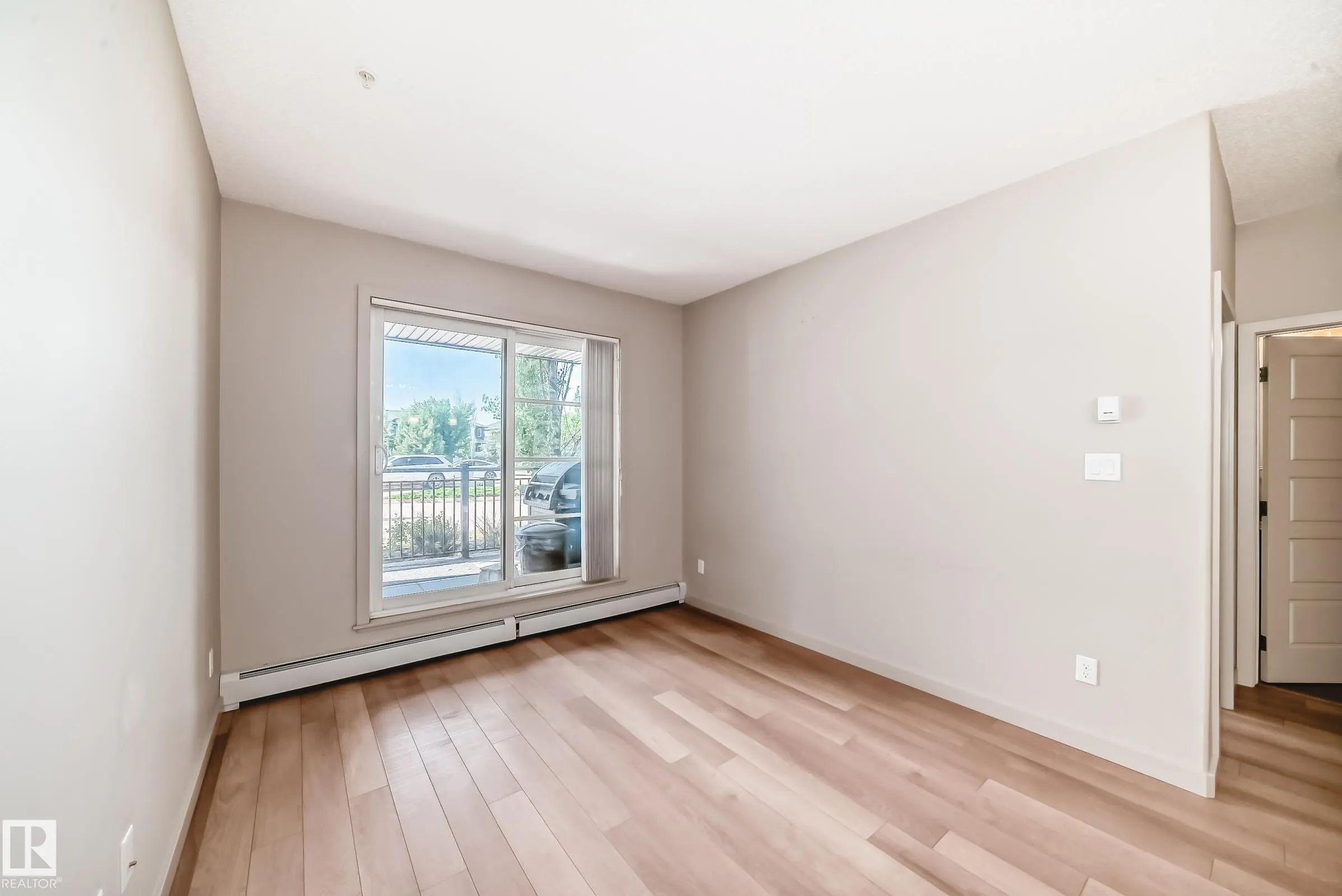 1004 ROSENTHAL Boulevard