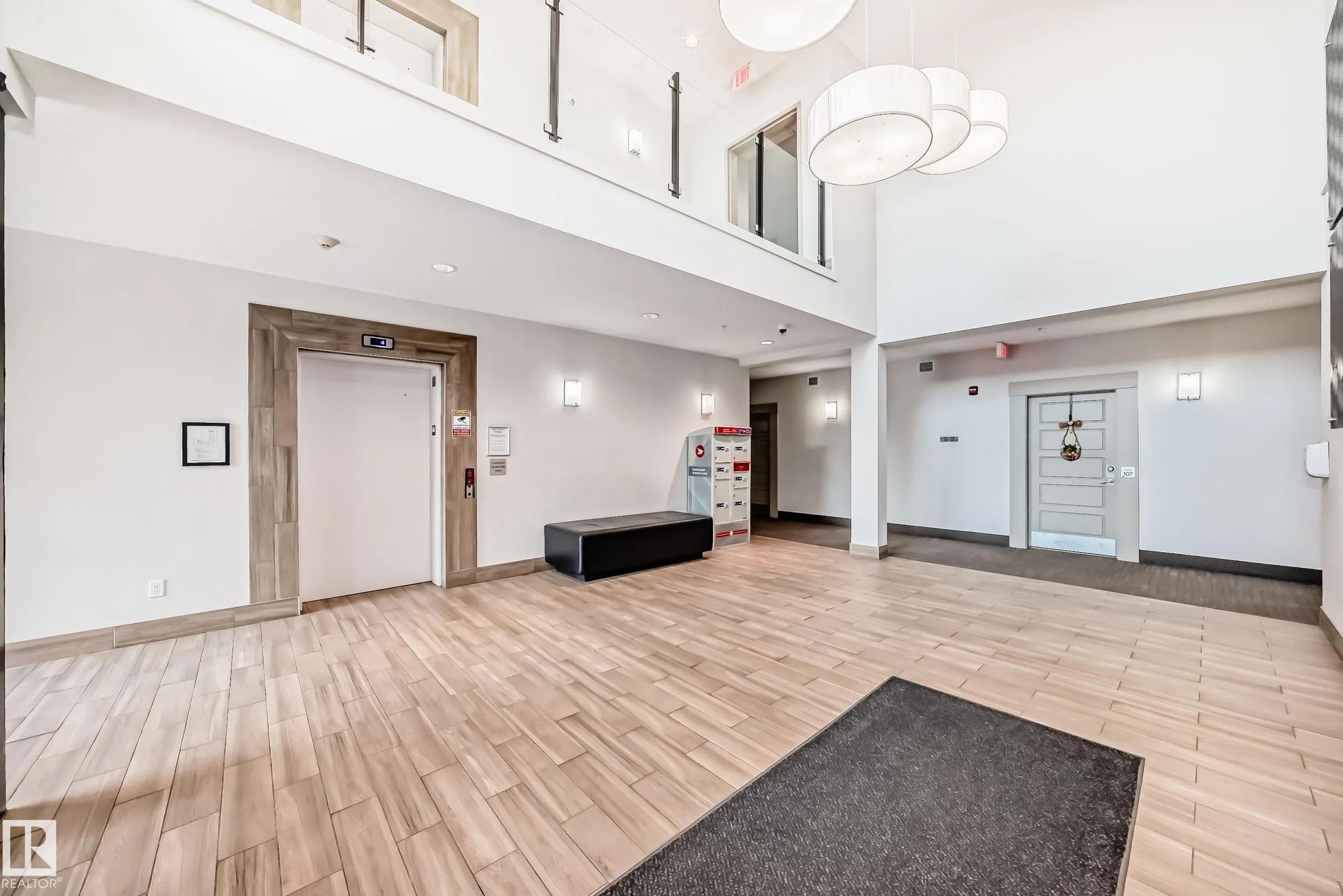 1004 ROSENTHAL Boulevard