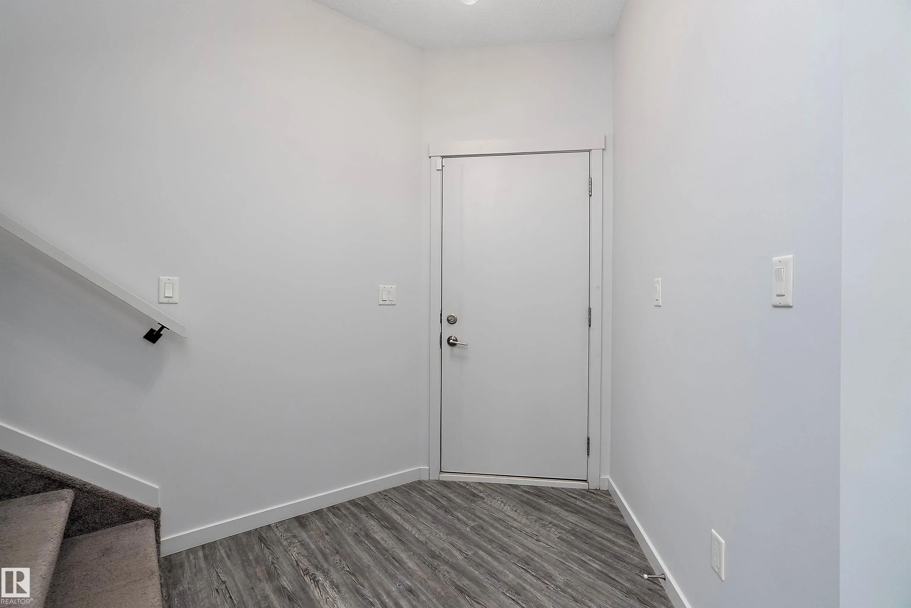 50 EDINBURGH CRT