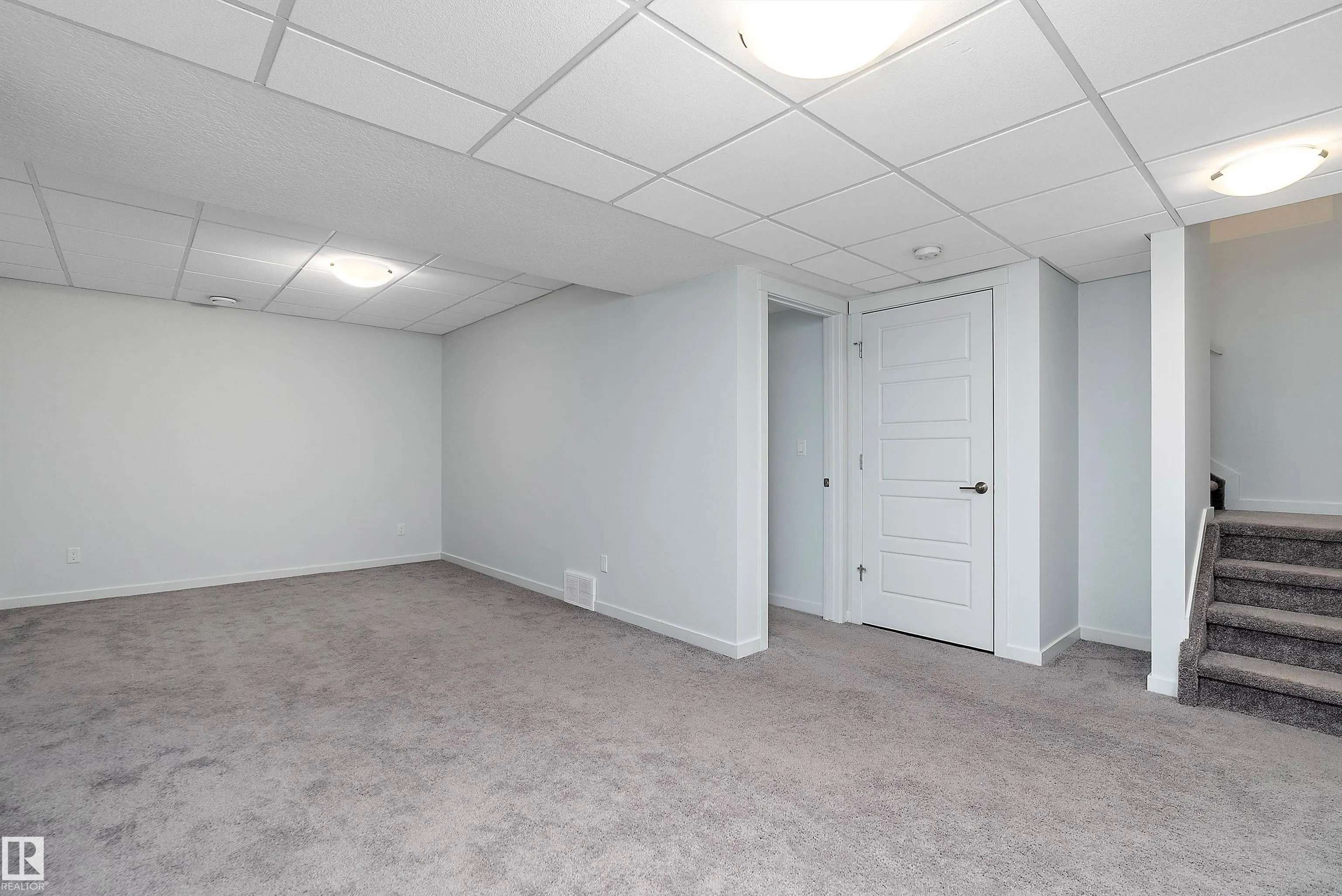 50 EDINBURGH CRT