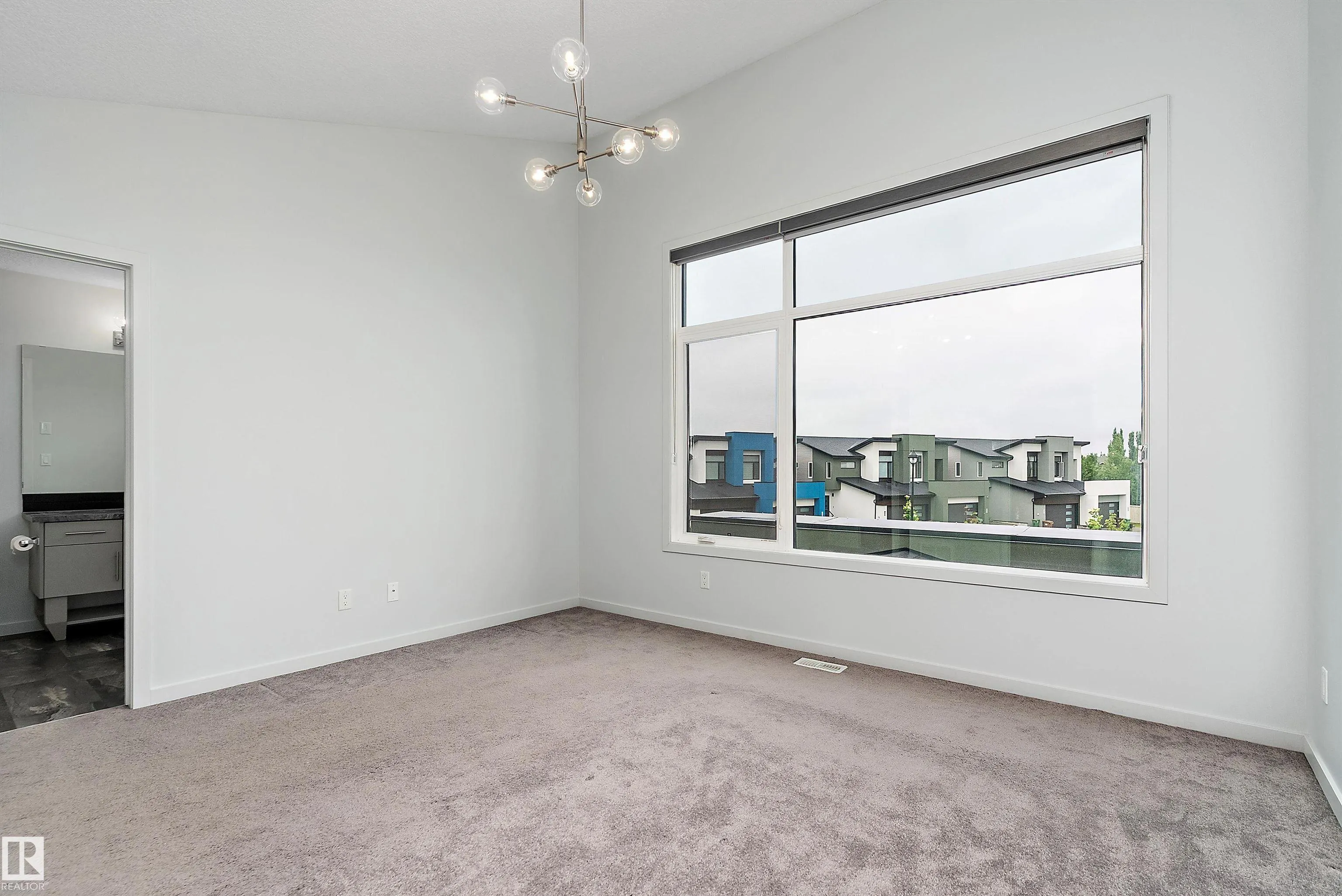 50 EDINBURGH CRT