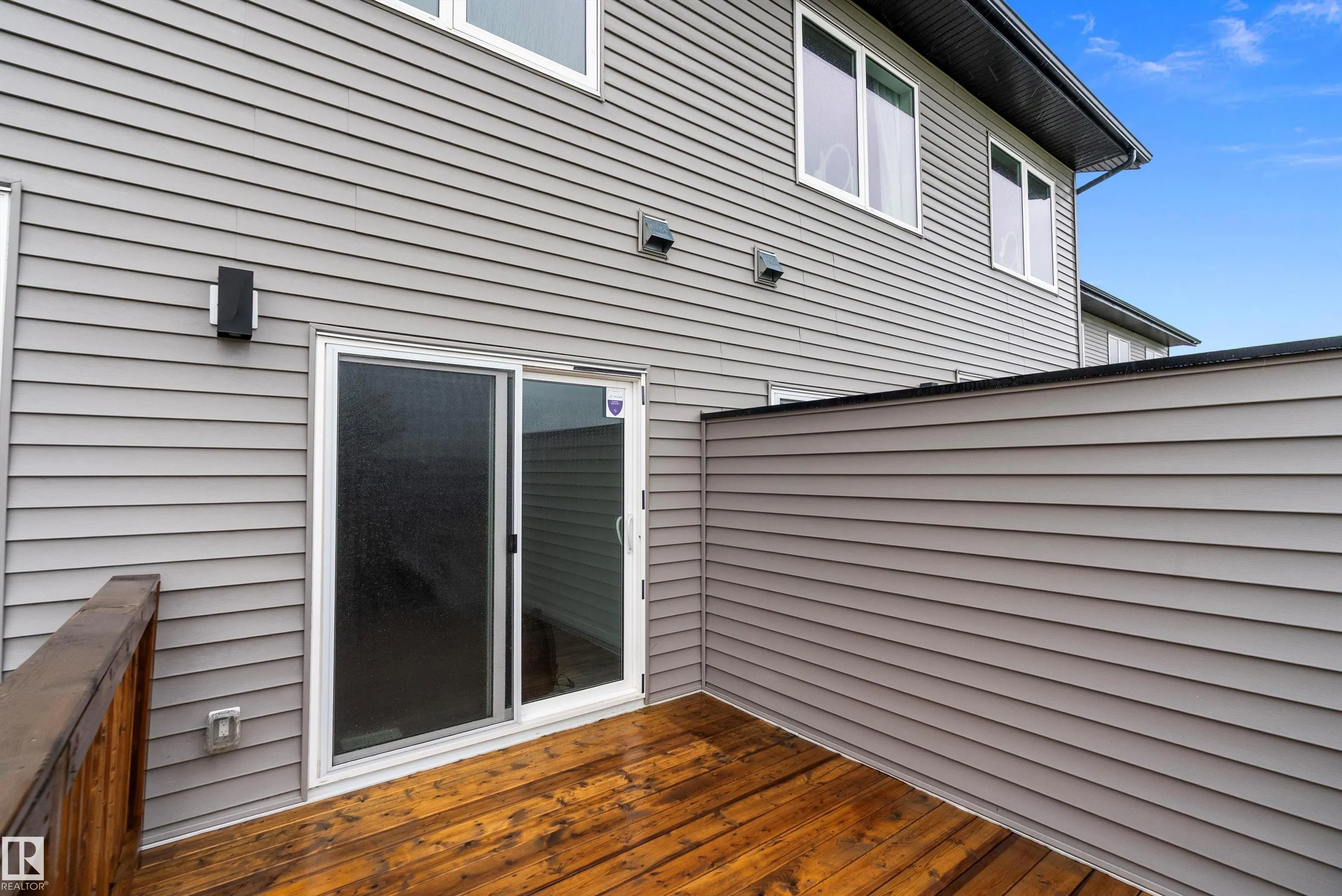 50 EDINBURGH CRT