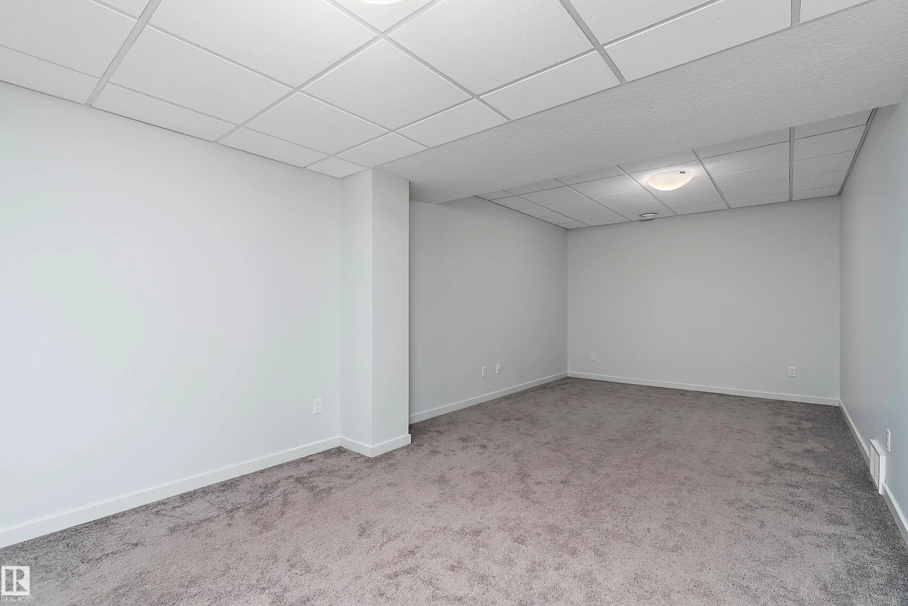 50 EDINBURGH CRT