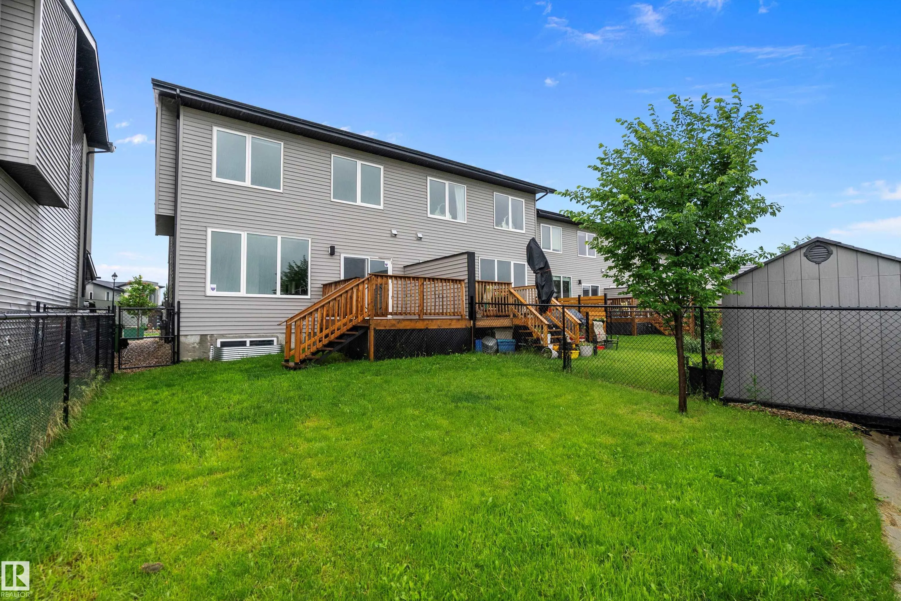 50 EDINBURGH CRT