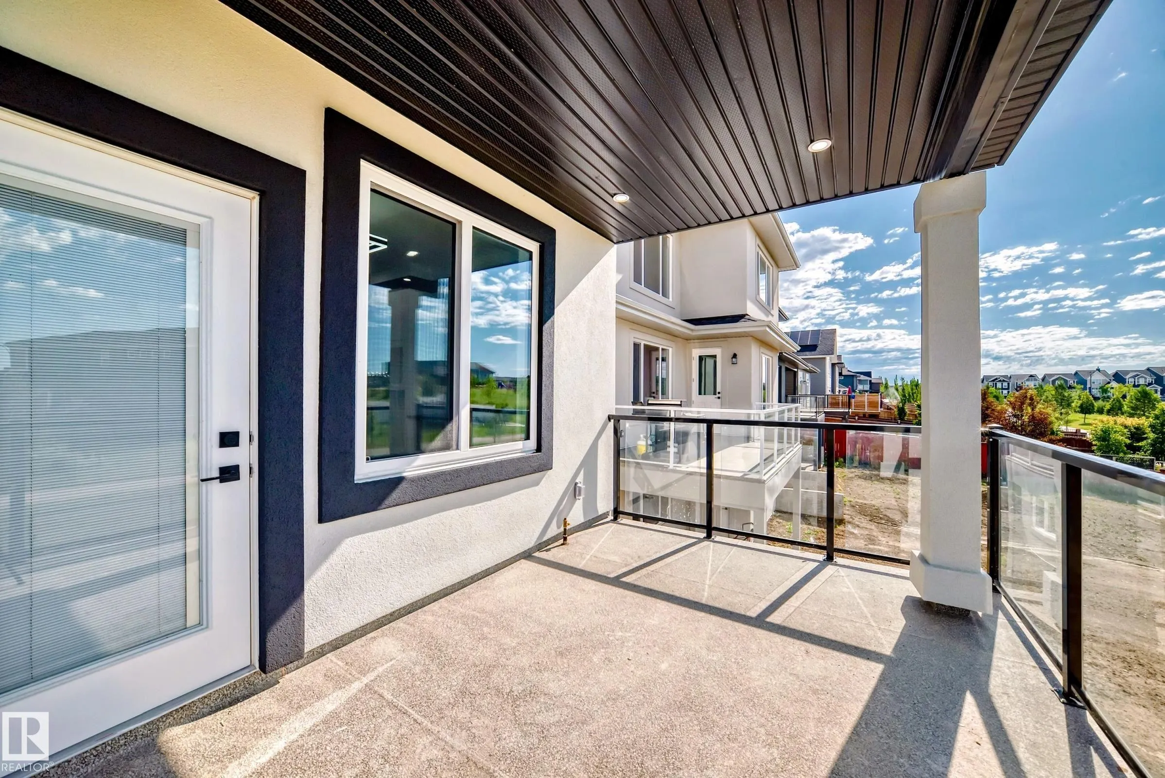 128 EDGEWATER Circle