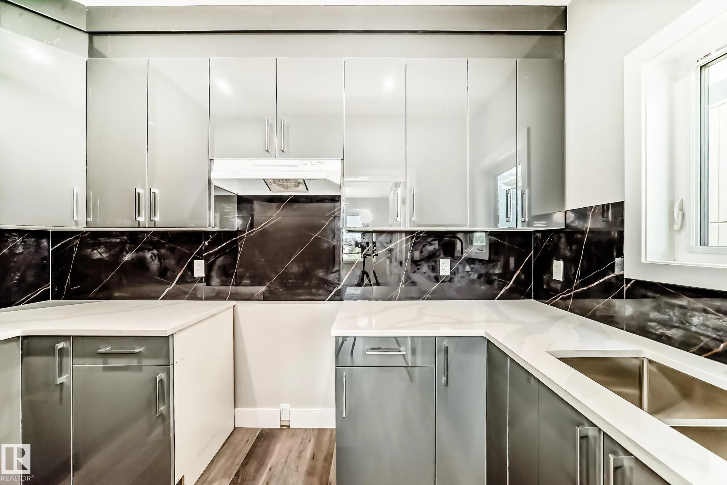 128 EDGEWATER Circle
