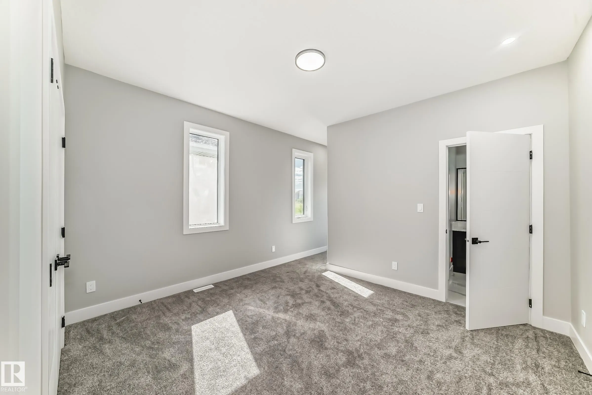 128 EDGEWATER Circle