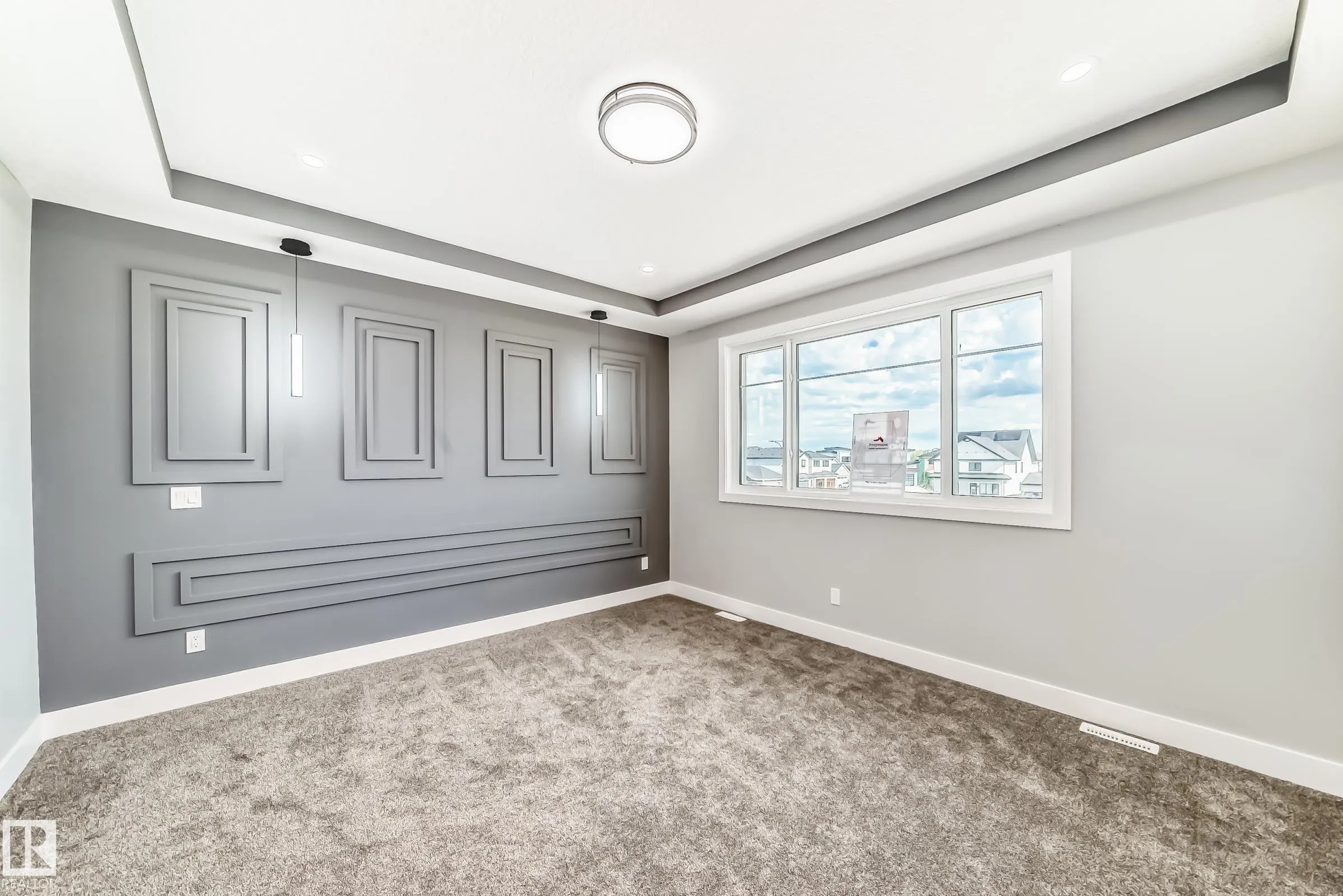 128 EDGEWATER Circle