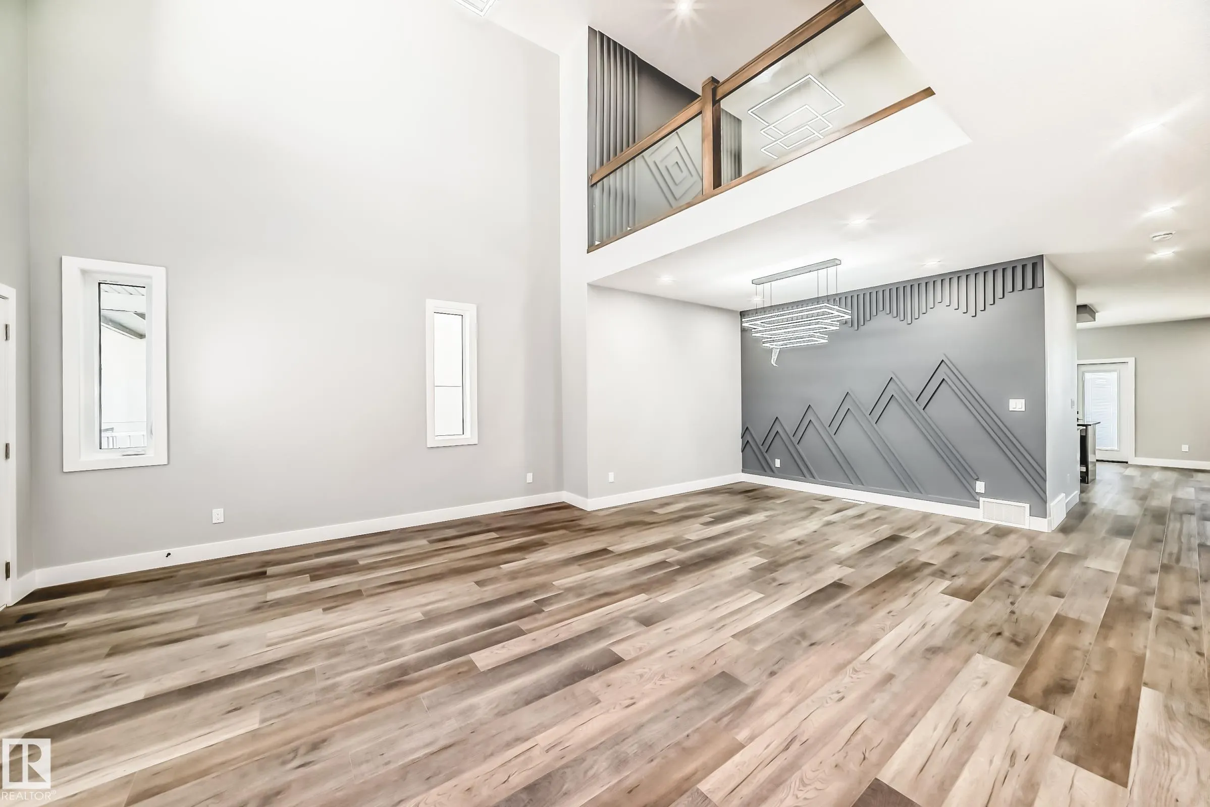 128 EDGEWATER Circle