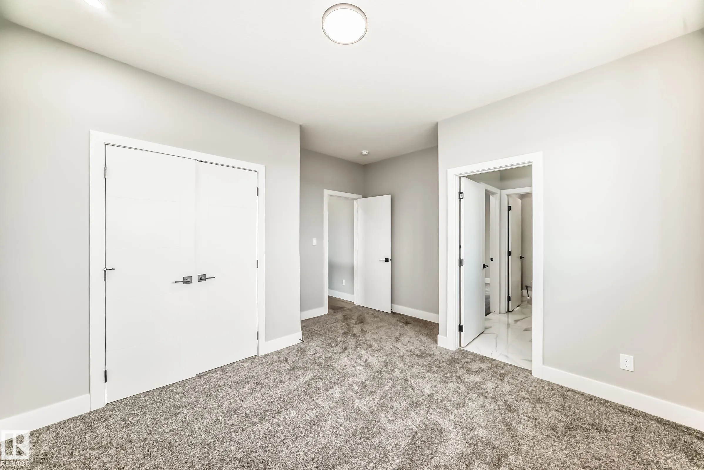 128 EDGEWATER Circle