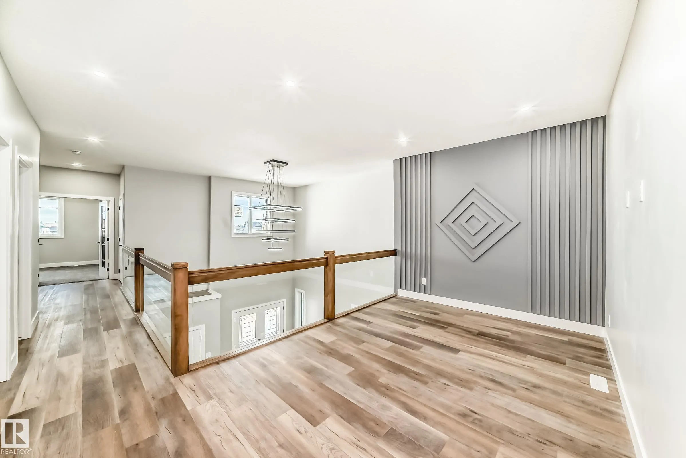 128 EDGEWATER Circle