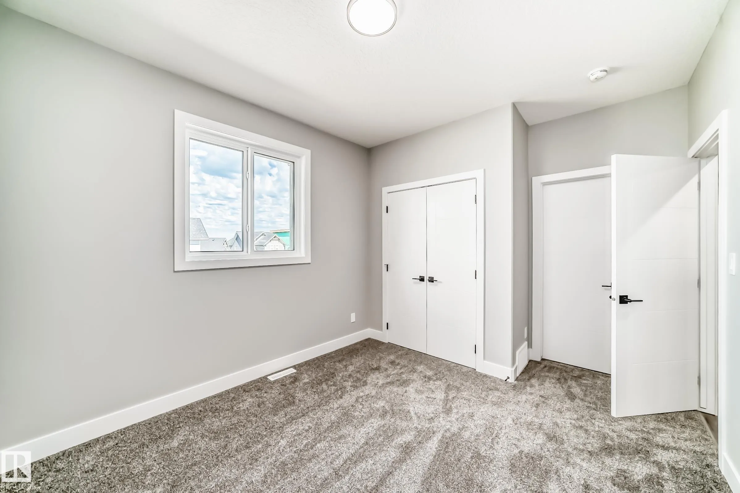 128 EDGEWATER Circle