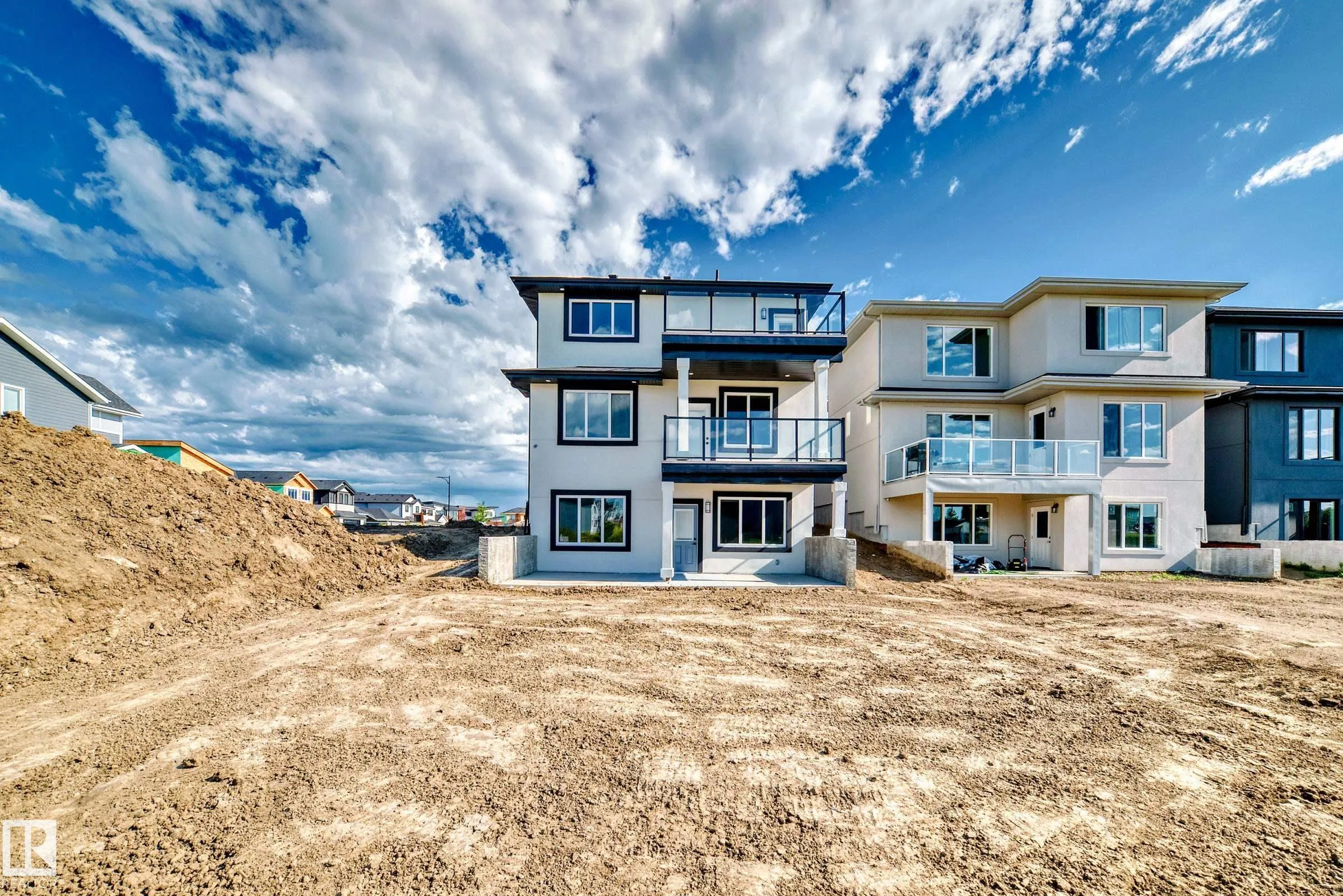 128 EDGEWATER Circle