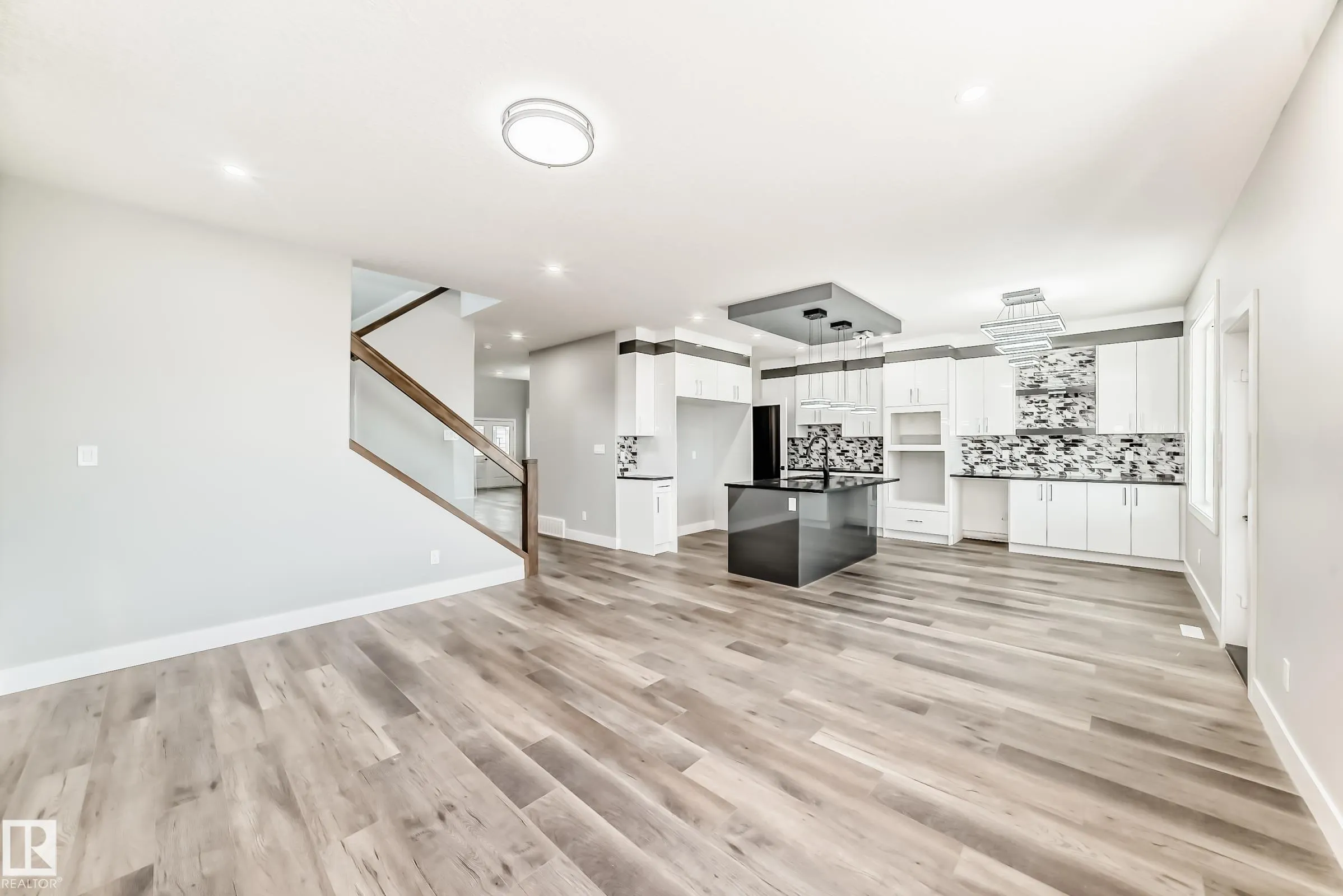 128 EDGEWATER Circle