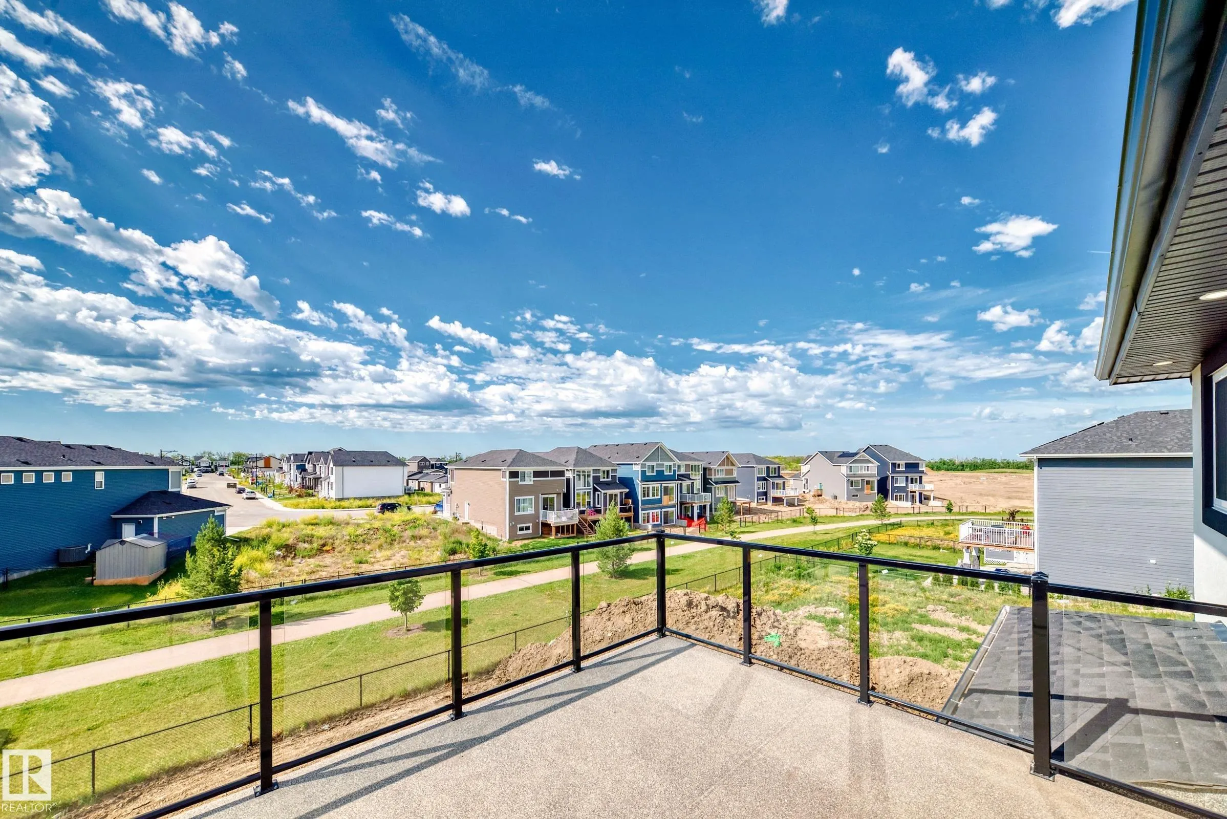 128 EDGEWATER Circle