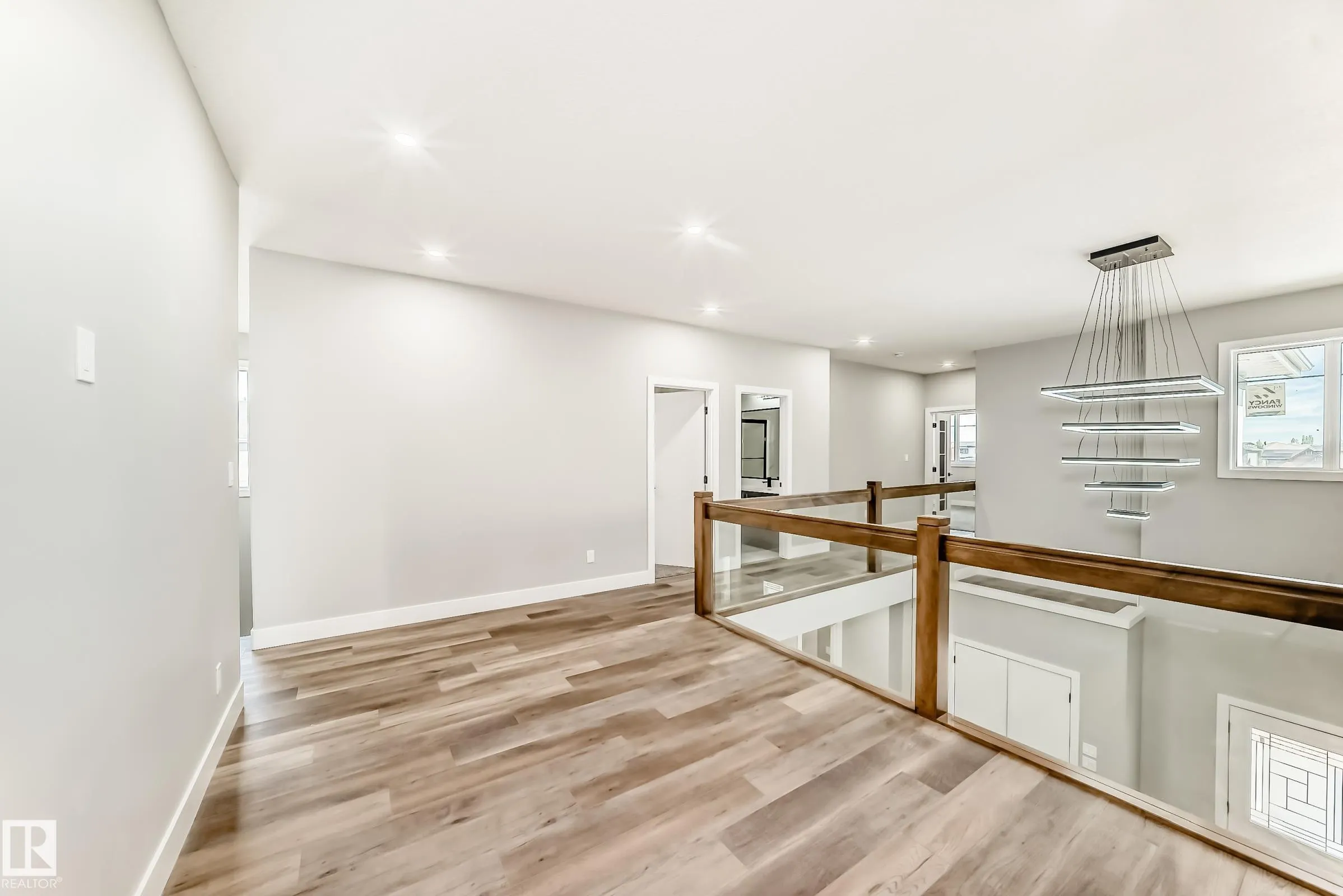 128 EDGEWATER Circle