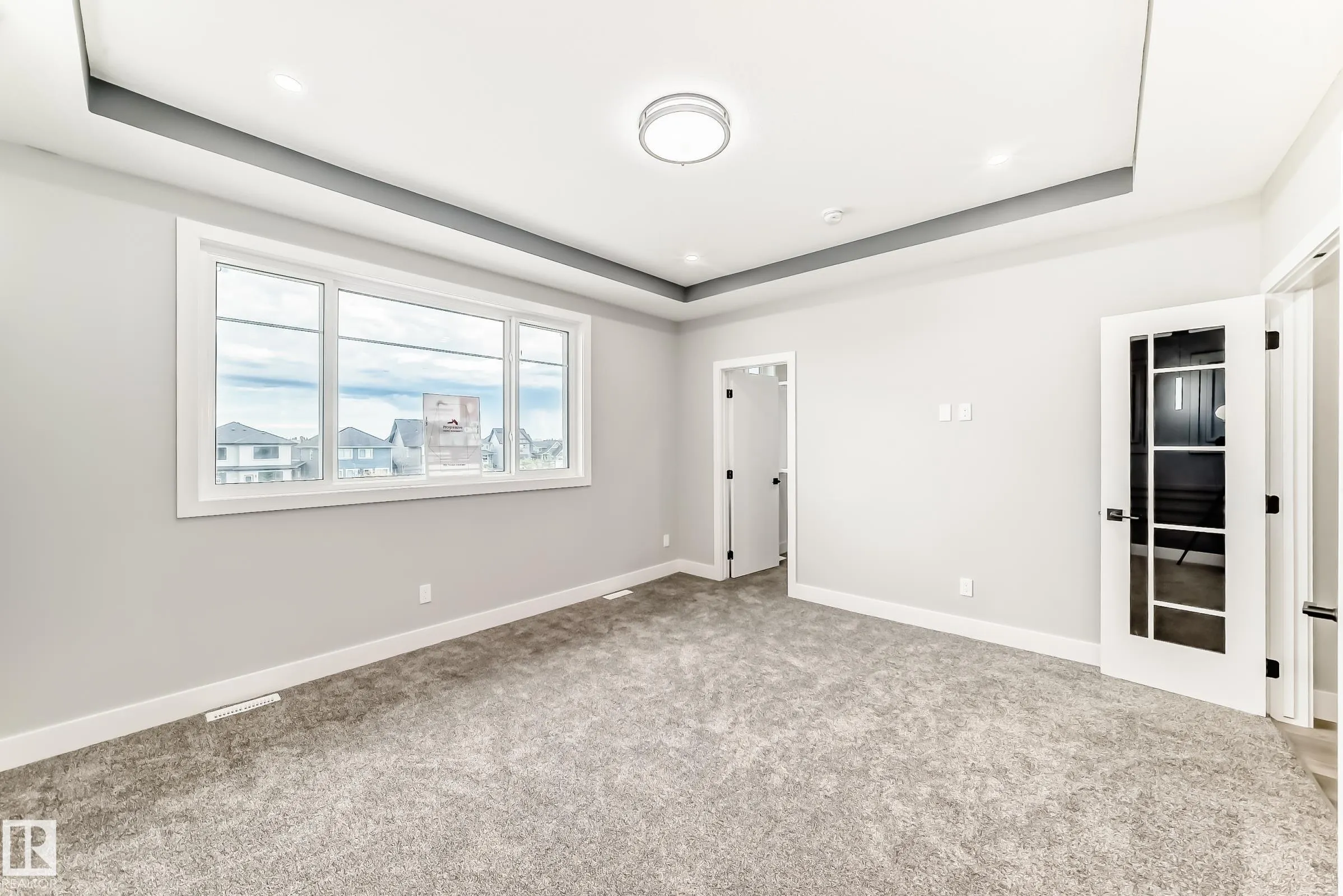 128 EDGEWATER Circle