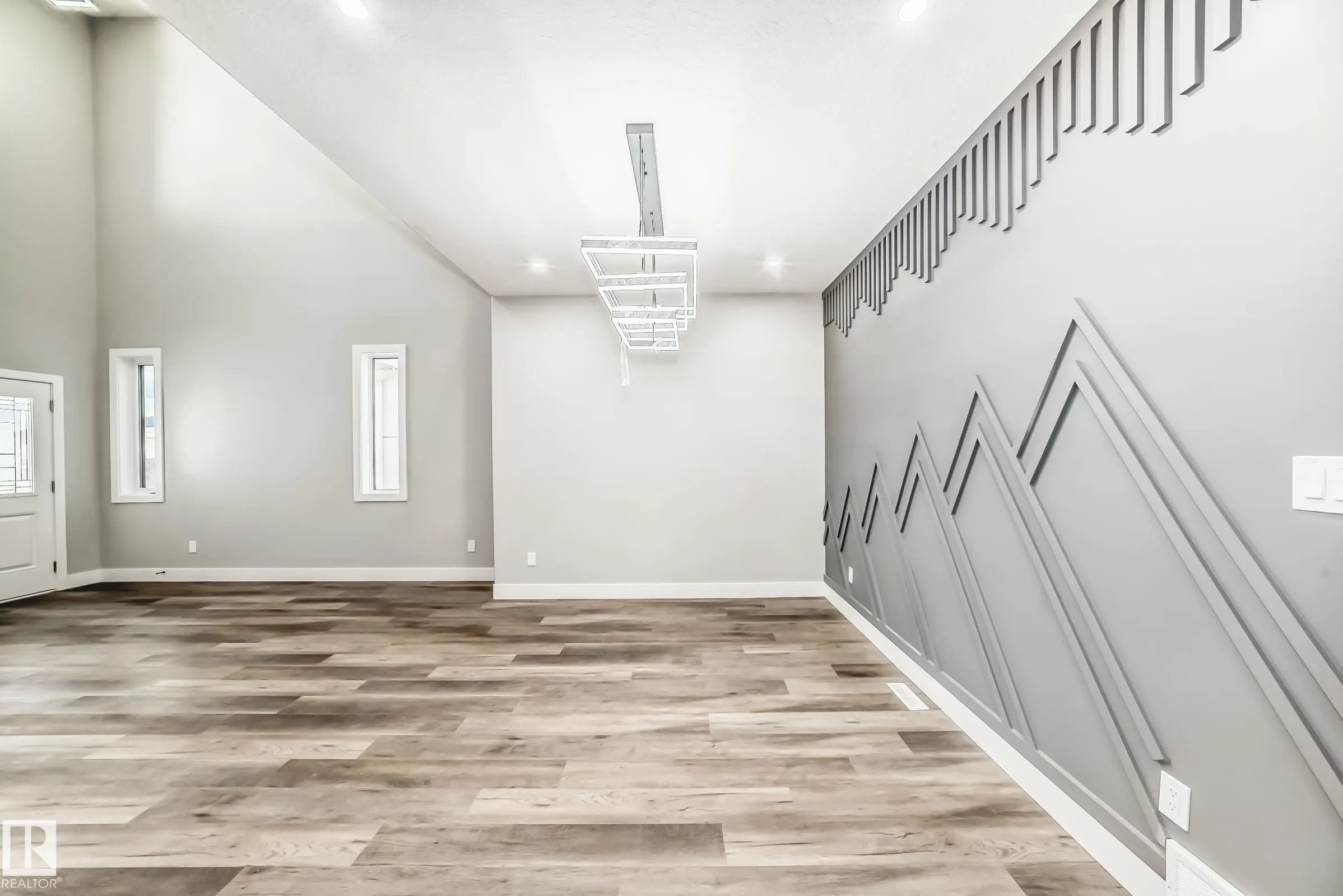 128 EDGEWATER Circle
