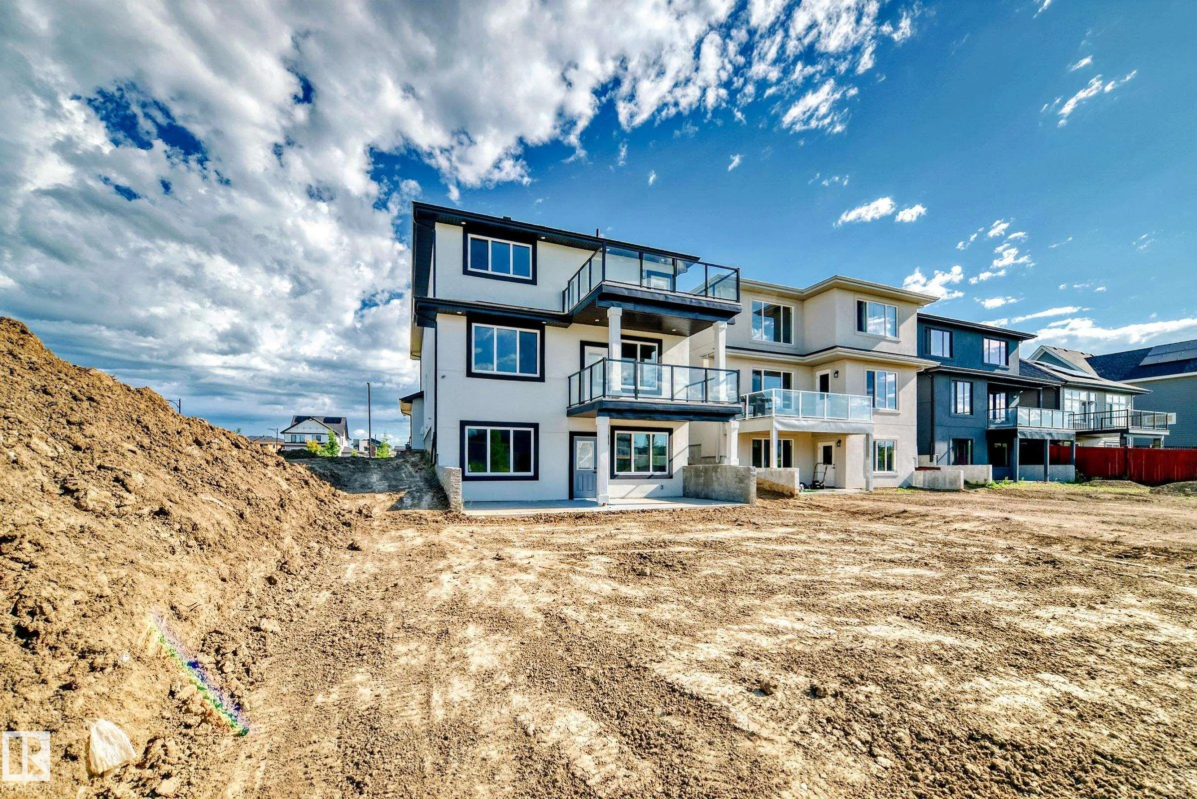 128 EDGEWATER Circle