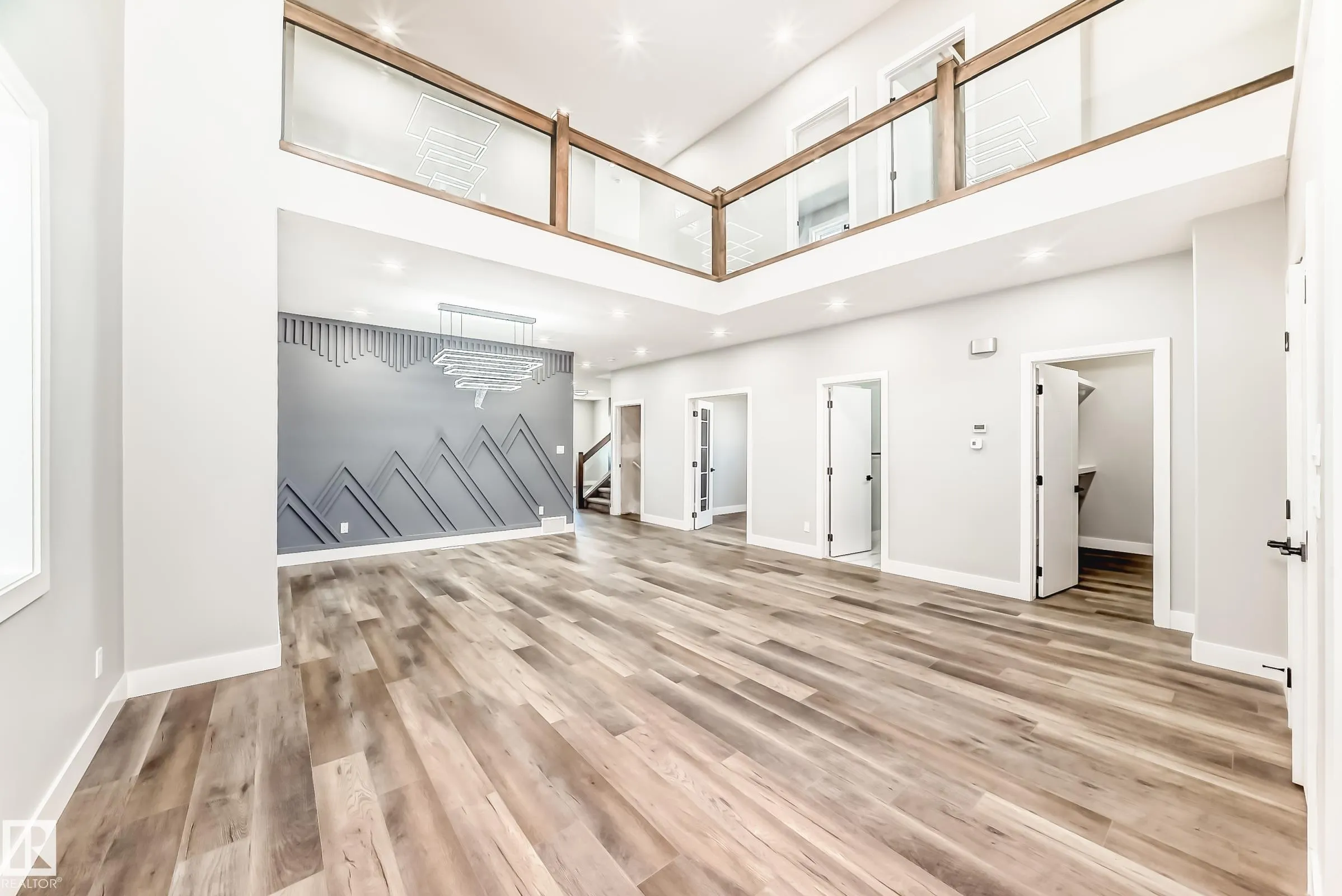 128 EDGEWATER Circle
