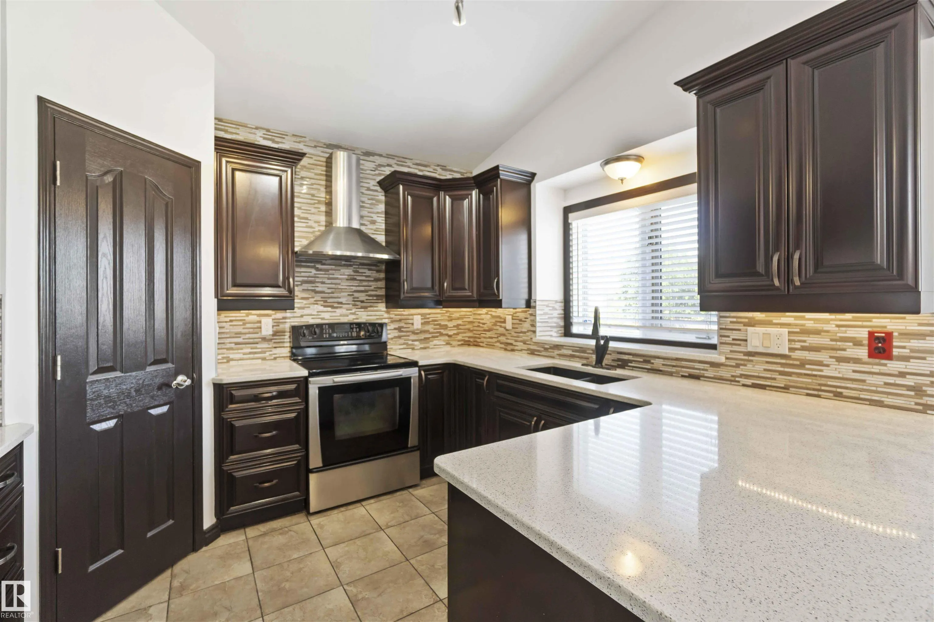 31 DEER RIDGE Drive