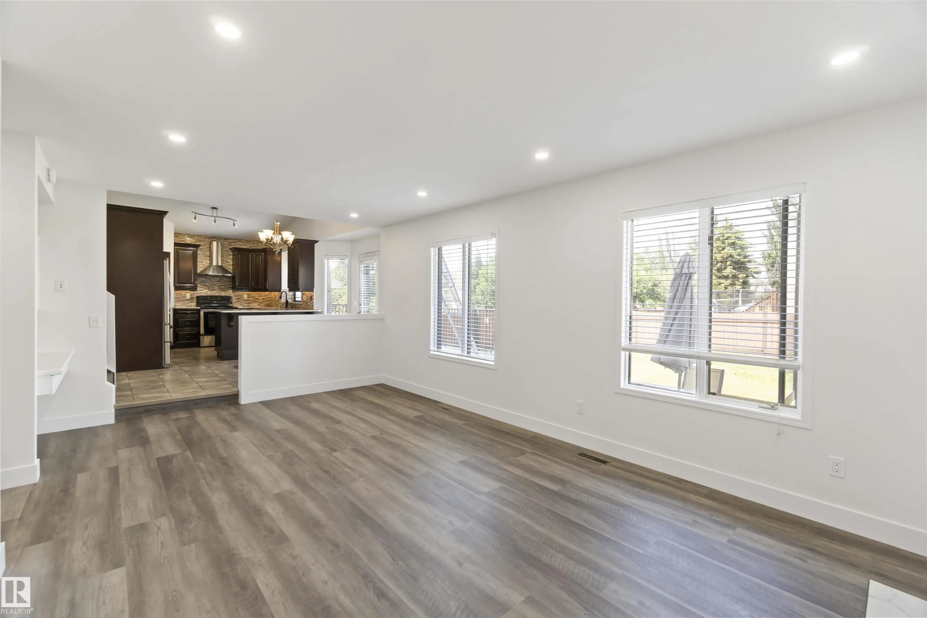 31 DEER RIDGE Drive