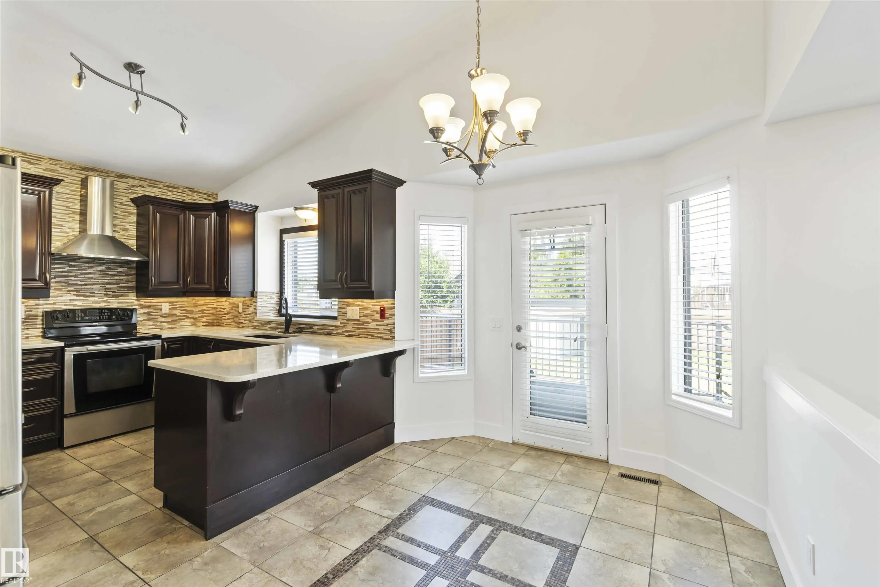 31 DEER RIDGE Drive