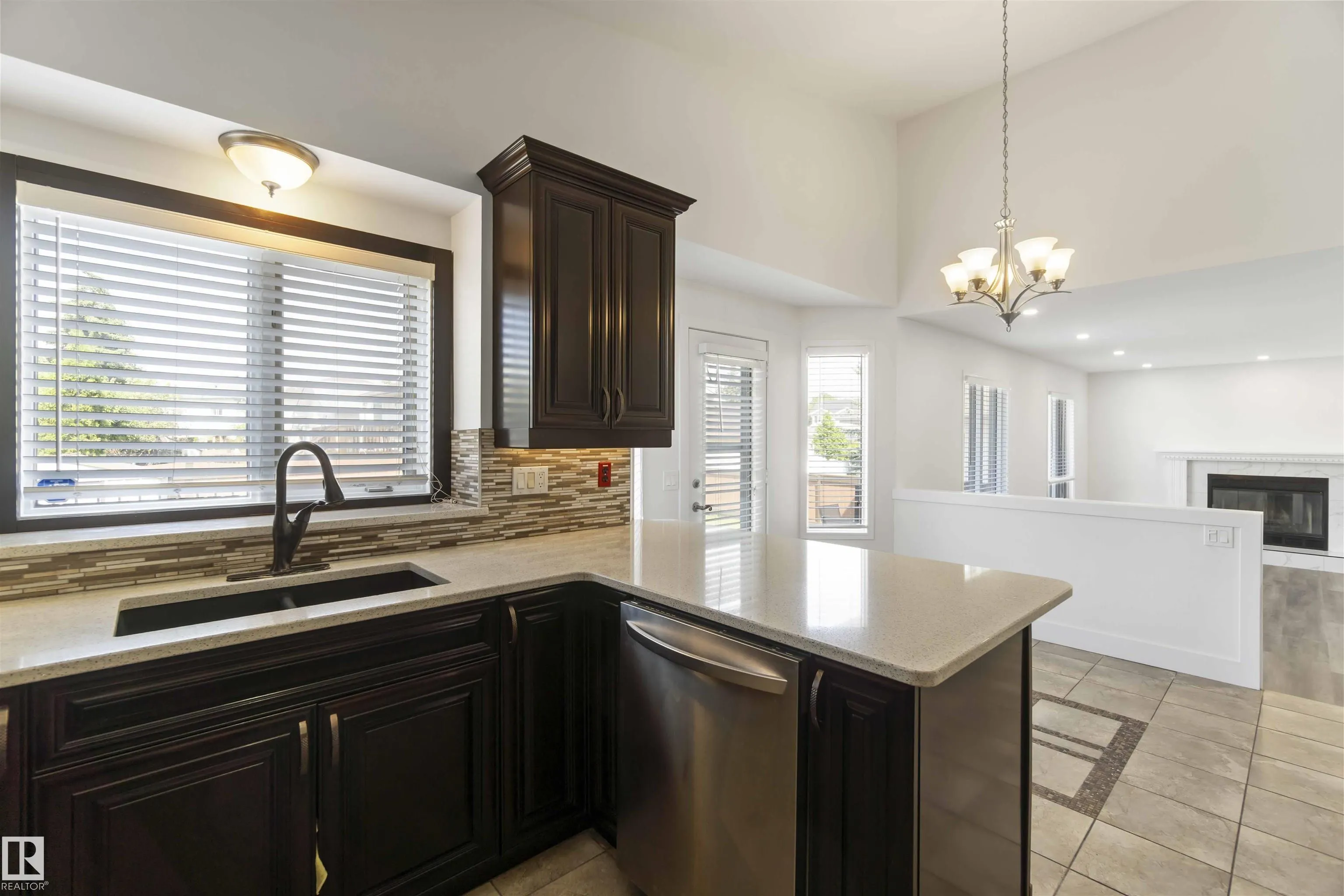 31 DEER RIDGE Drive