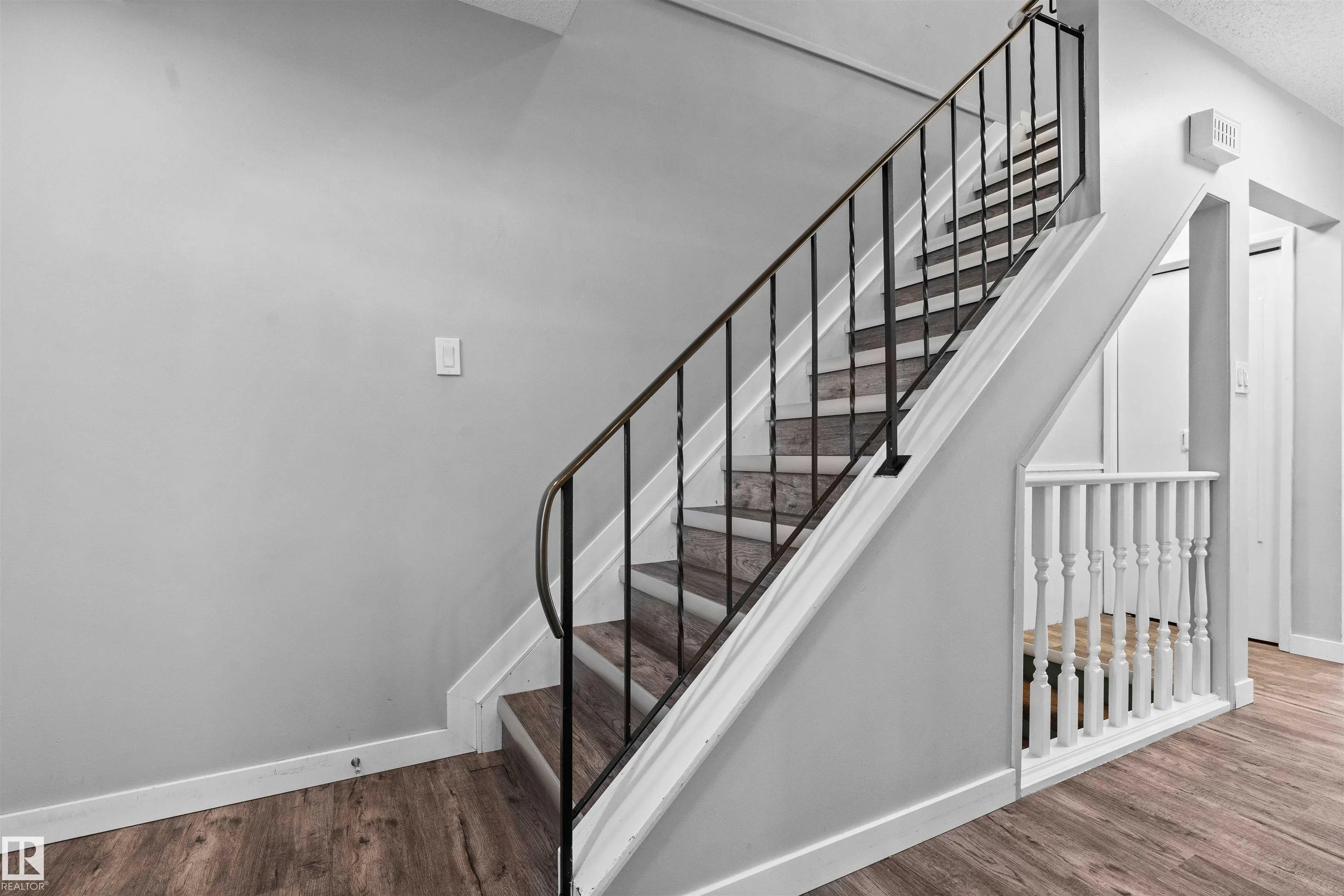87 BROOKWOOD Drive