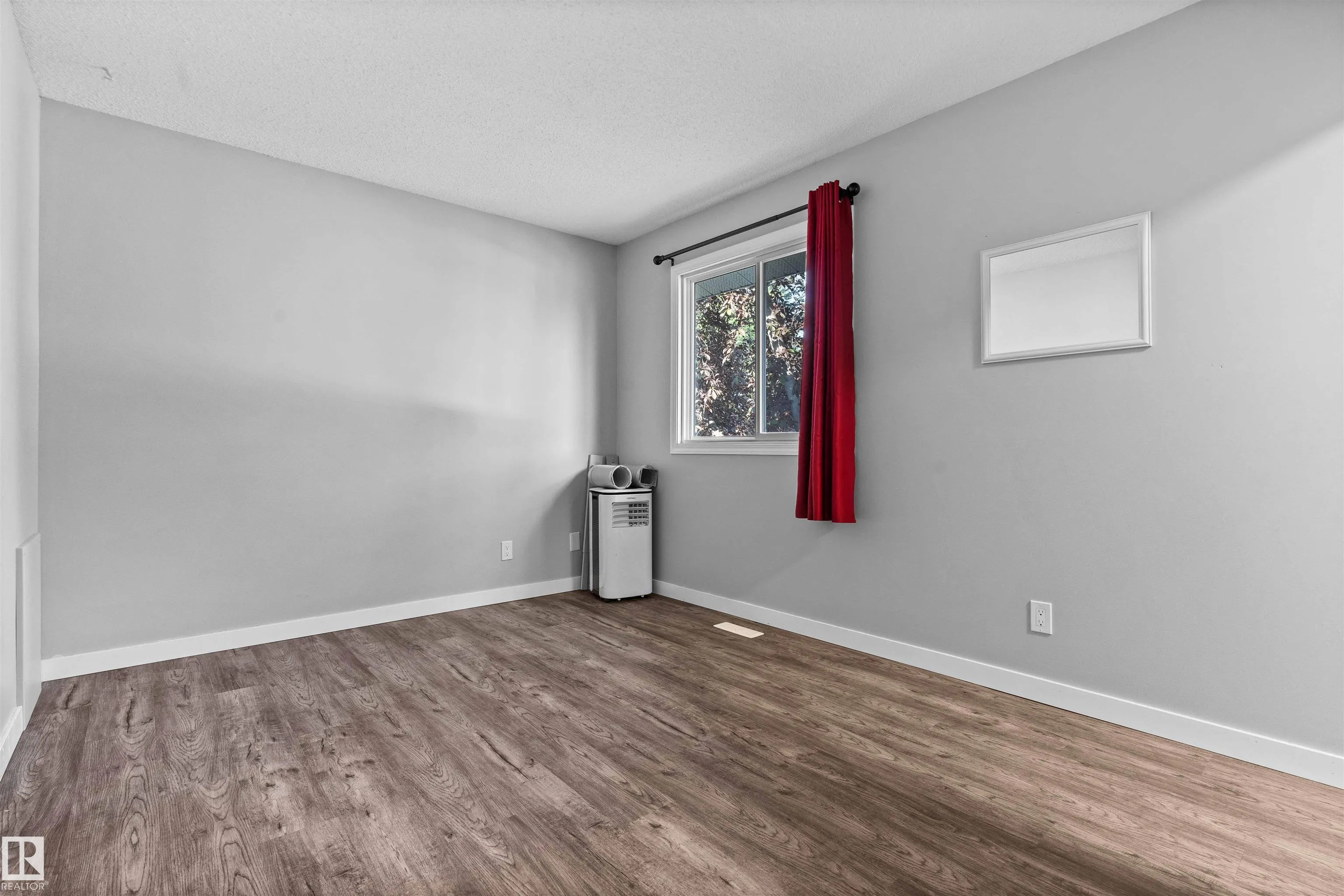 87 BROOKWOOD Drive