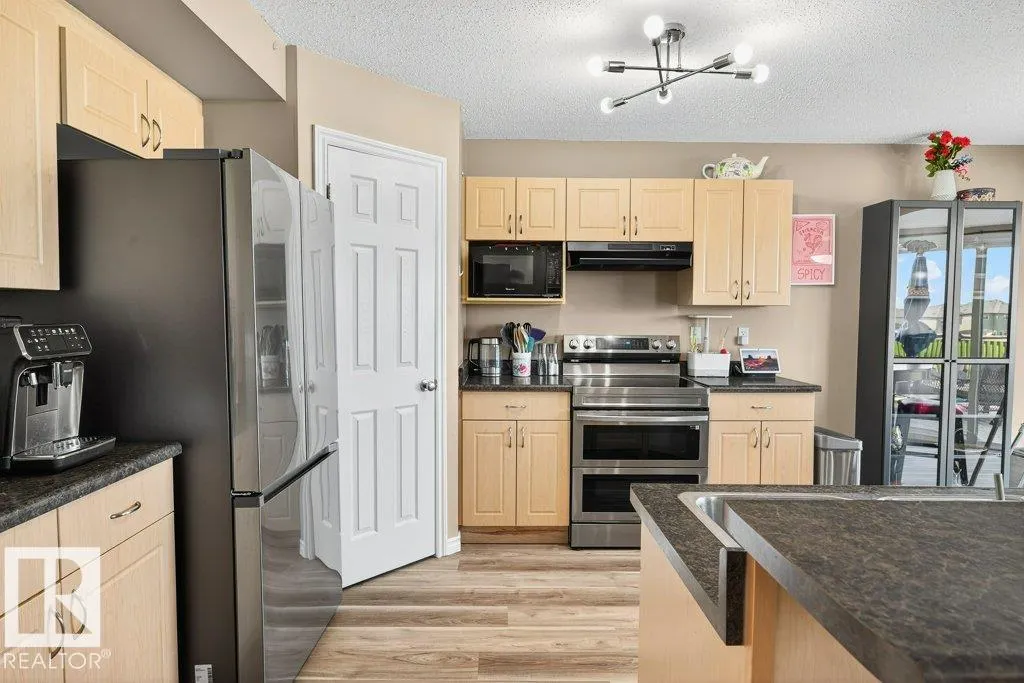 92 Greystone Crescent
