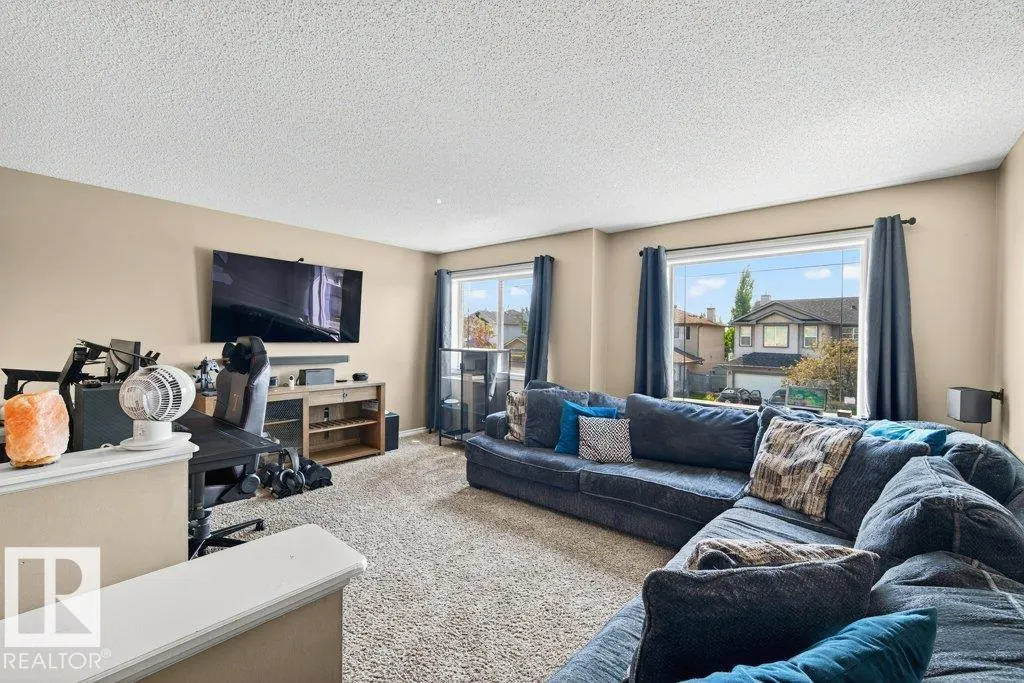 92 Greystone Crescent