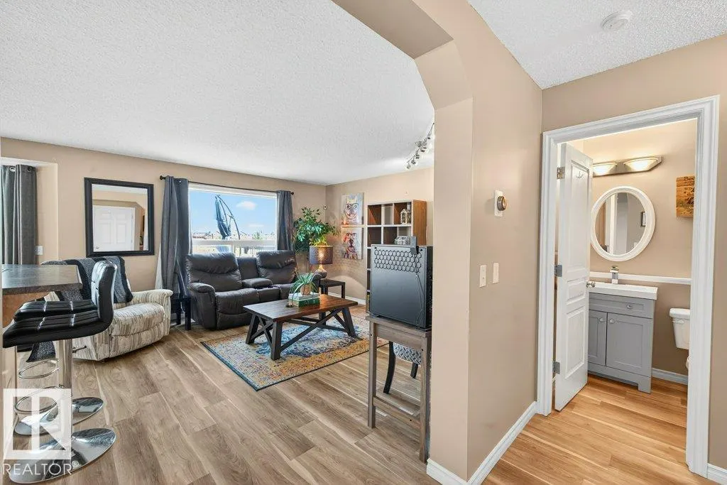 92 Greystone Crescent