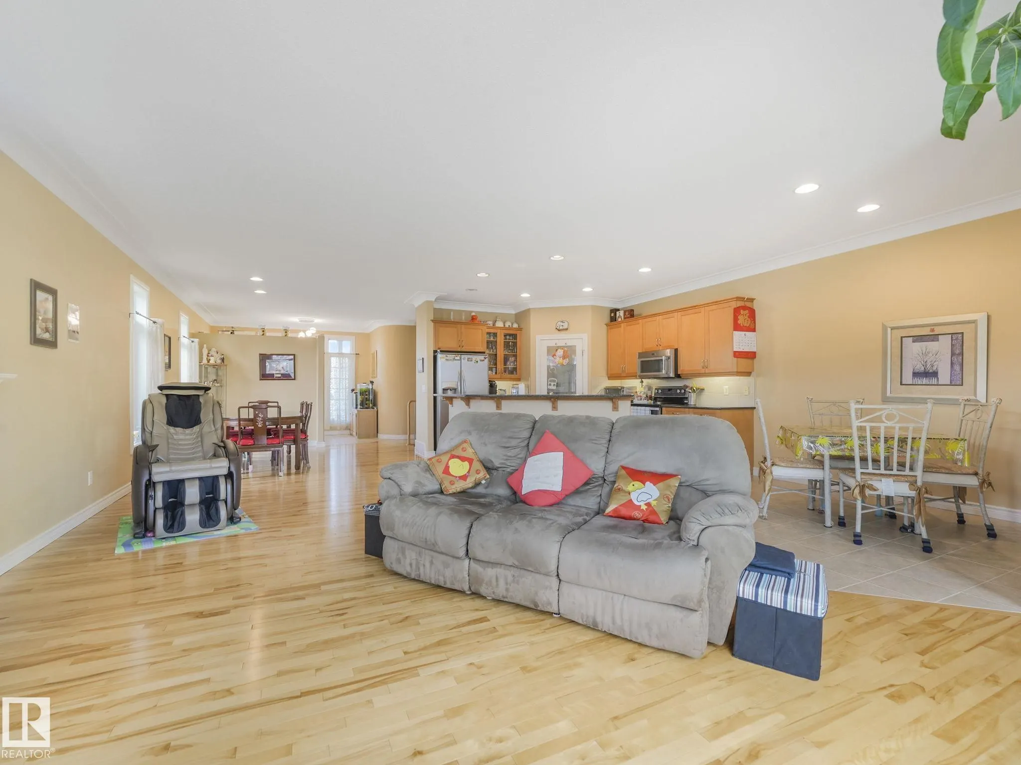 6604 Sandin Cove