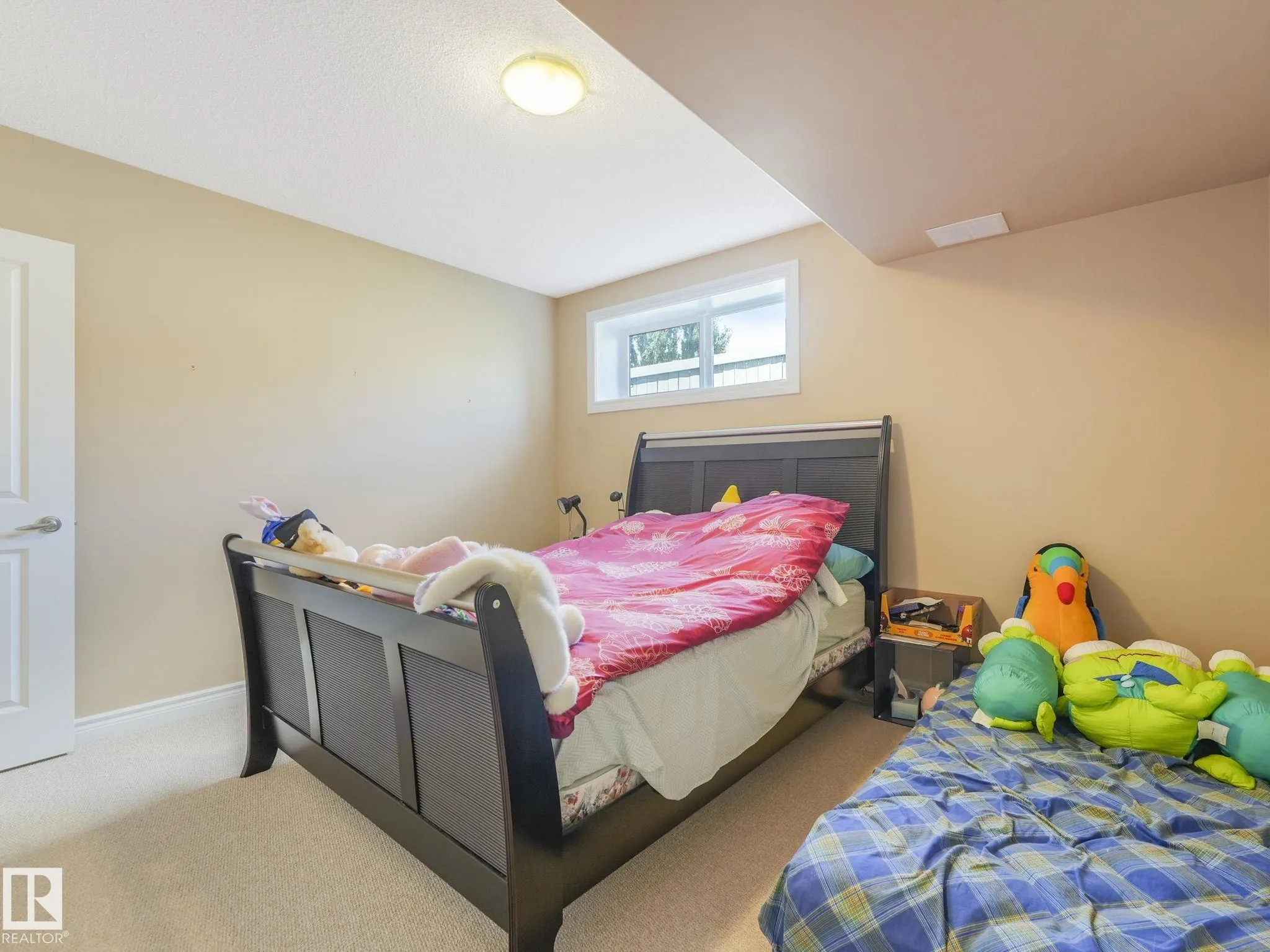 6604 Sandin Cove