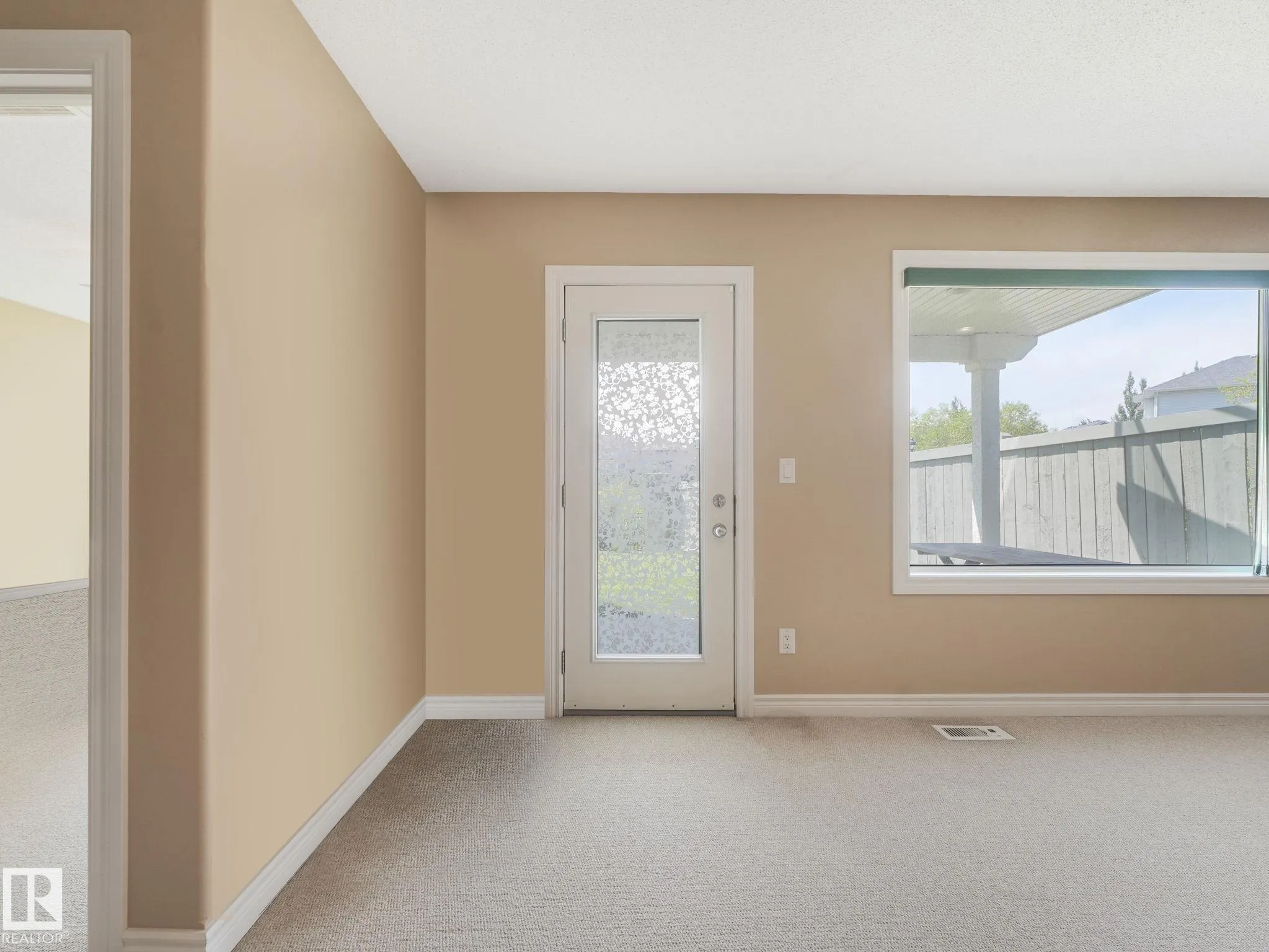 6604 Sandin Cove