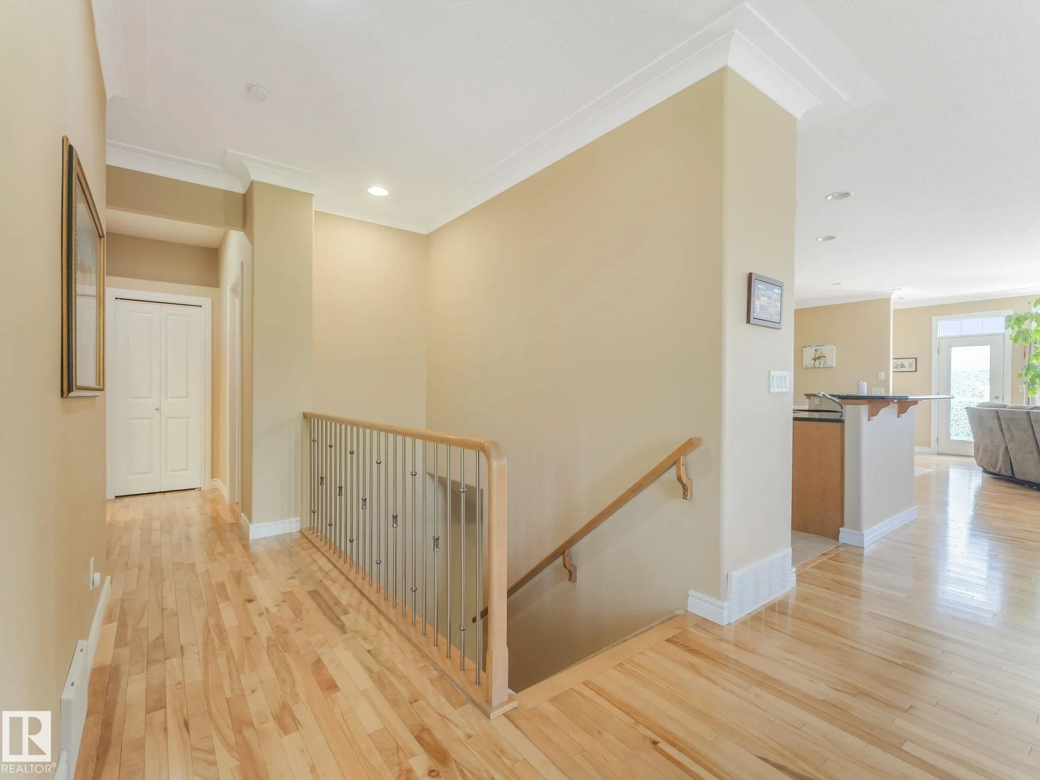 6604 Sandin Cove