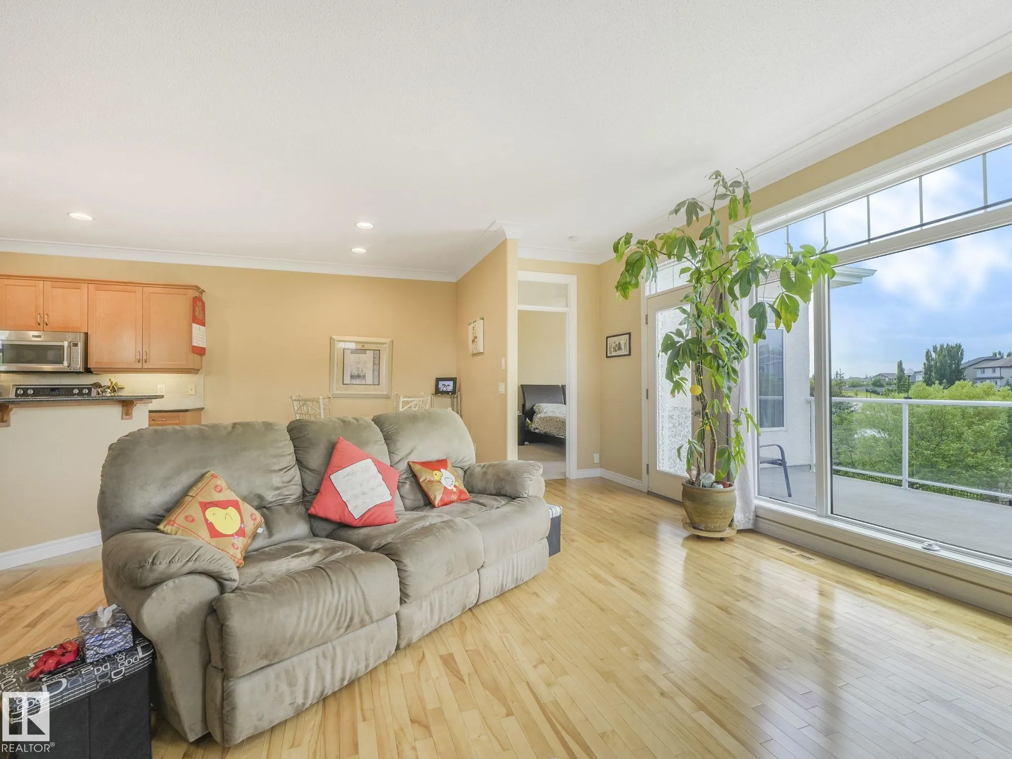 6604 Sandin Cove