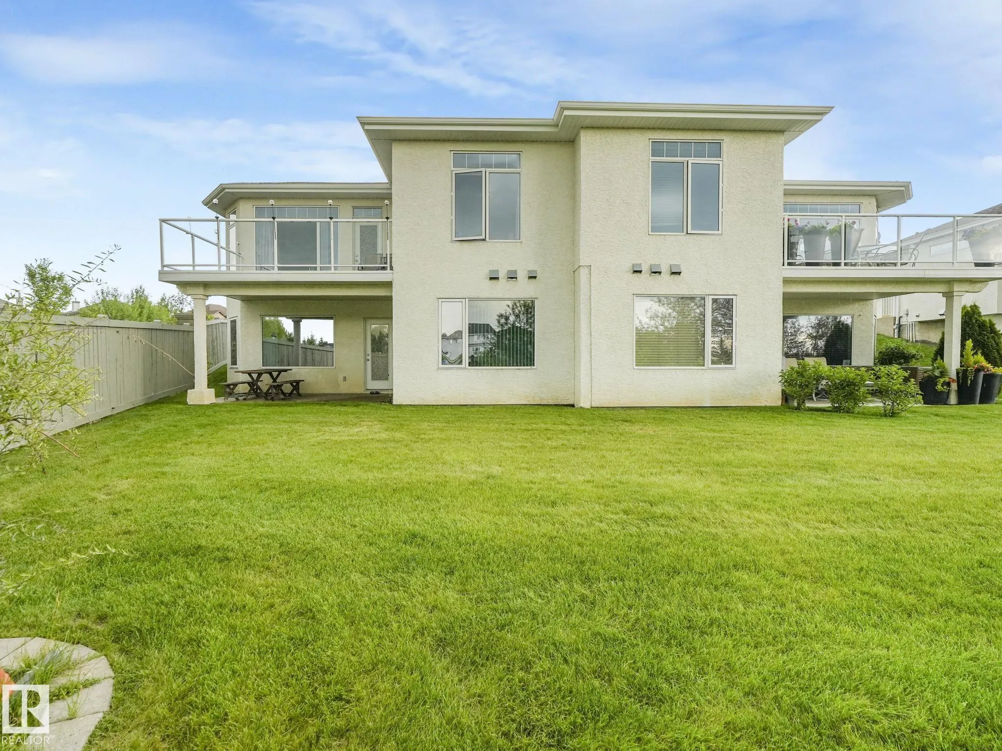 6604 Sandin Cove